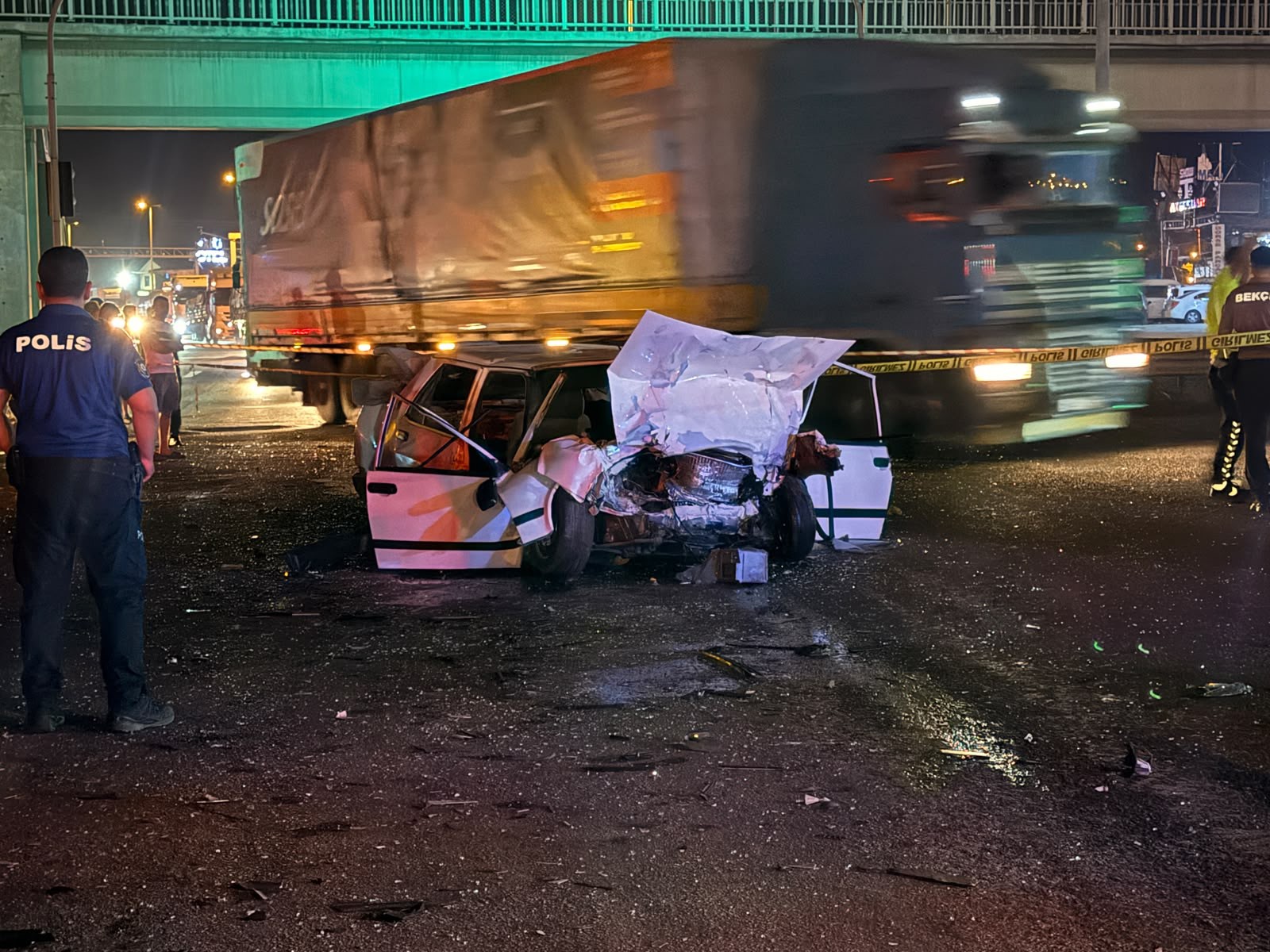 Pozantı’da Tofaş otomobil hurdaya döndü: 1 kişi hayatını kaybetti