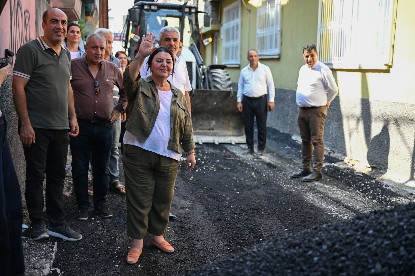 Seyhan Belediyesi’nden Narlıca ve Barbaros’a asfalt hizmeti