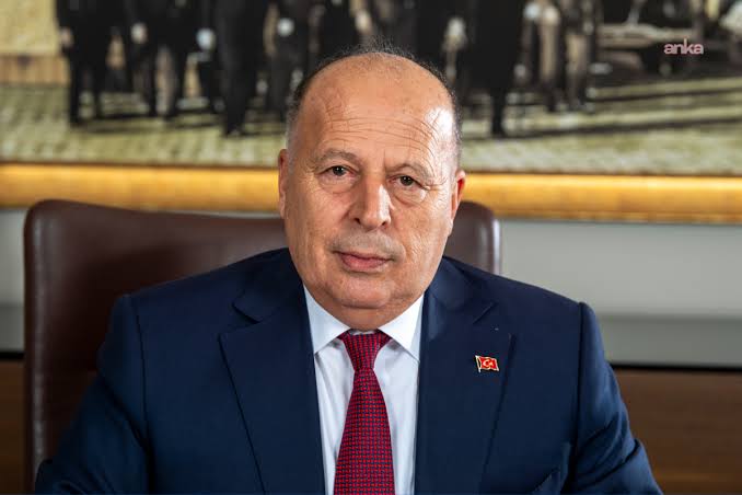 Ali Demirçalı’dan “CHP’de kalıyorum” mesajı