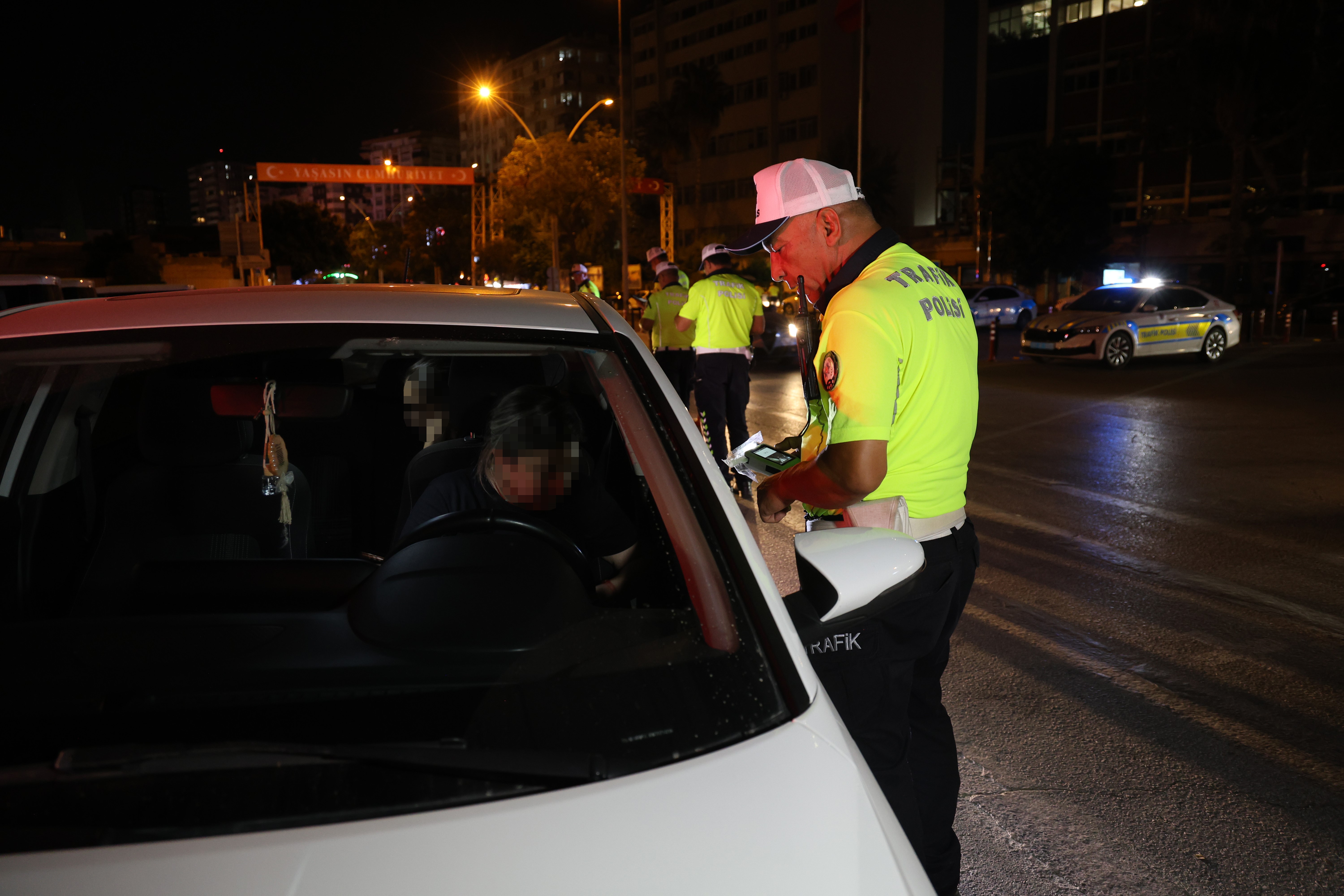 Adana’da trafik denetimi: 42 sürücüye ceza kesildi