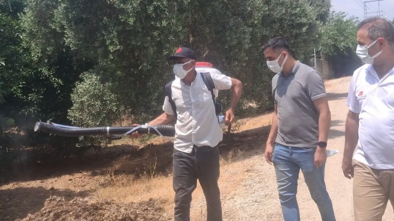 Kozan’da tarım arazilerinde hastalık ve zararlı kontrolü