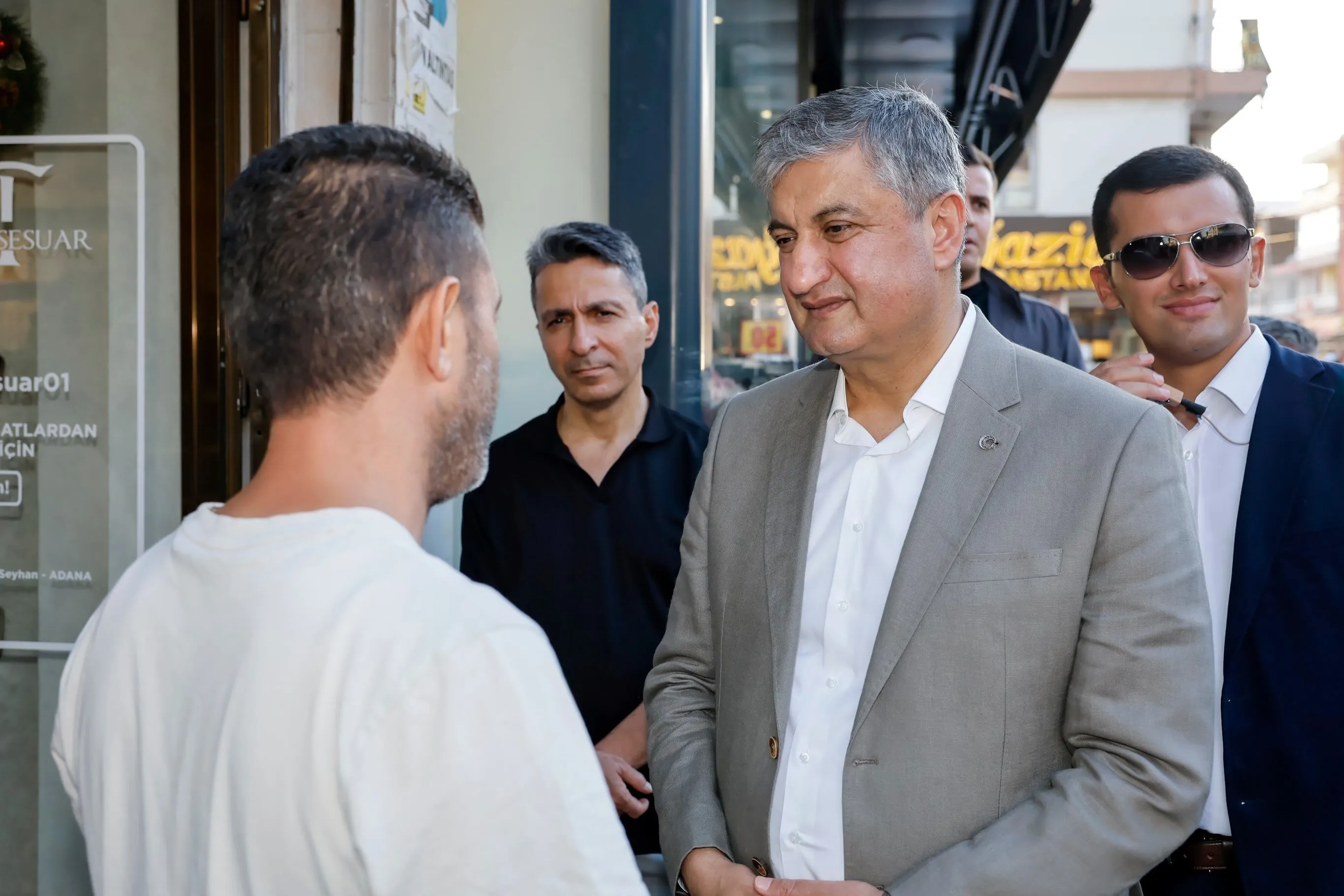 Vali Mustafa Yavuz, Vefa Caddesi esnafını ziyaret etti