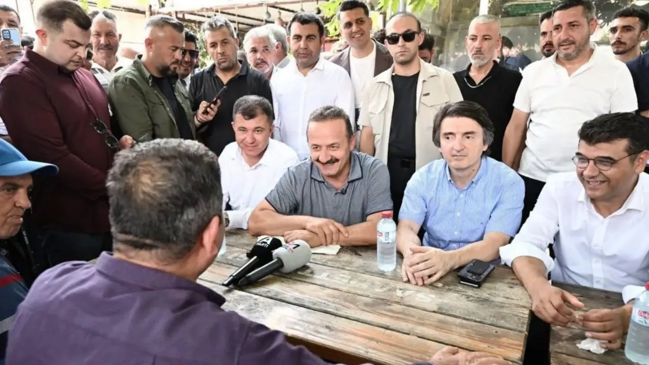 Ağıralioğlu Karaisalı’da konuştu: "Kavga etmeye değil, birleştirmeye geldik"