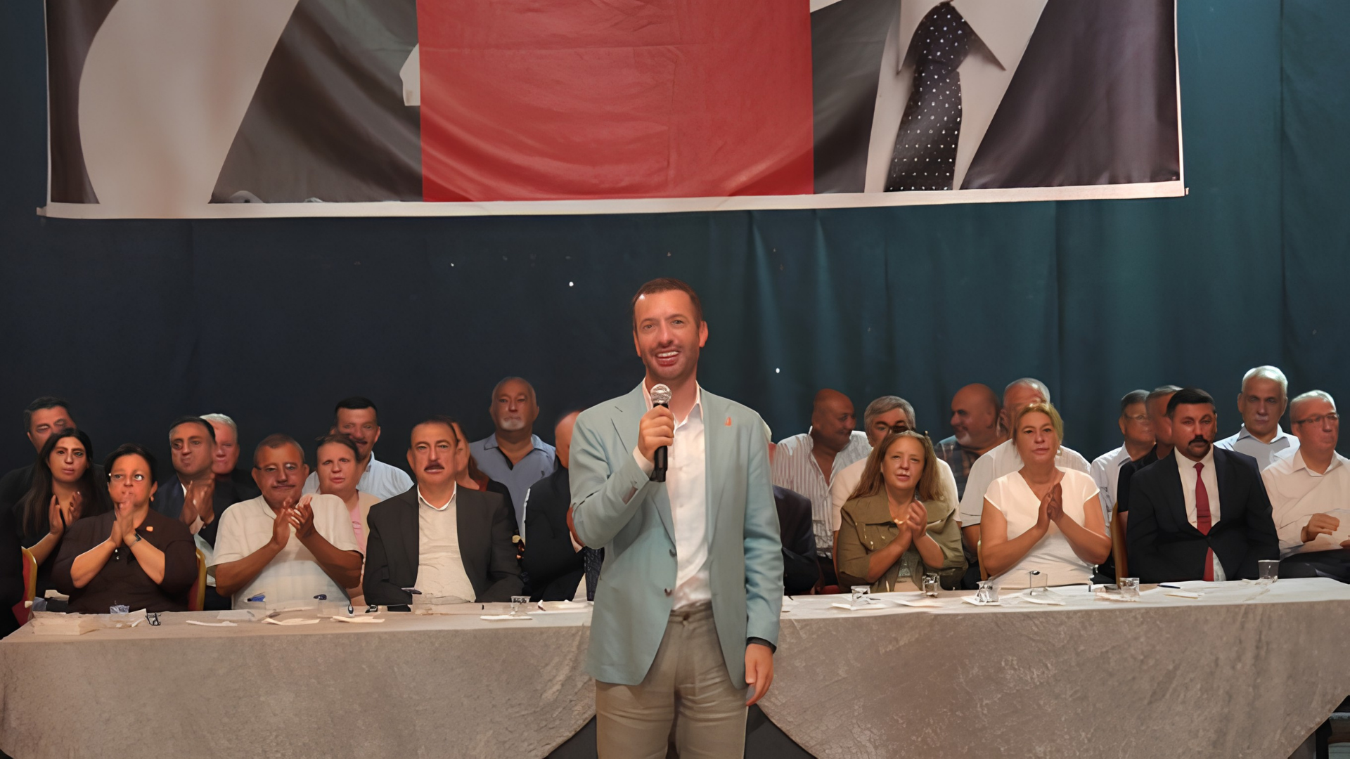 Ceyhan Belediye Başkanı Kadir Aydar CHP’den istifa ederek Yeni Parti’ye katıldı