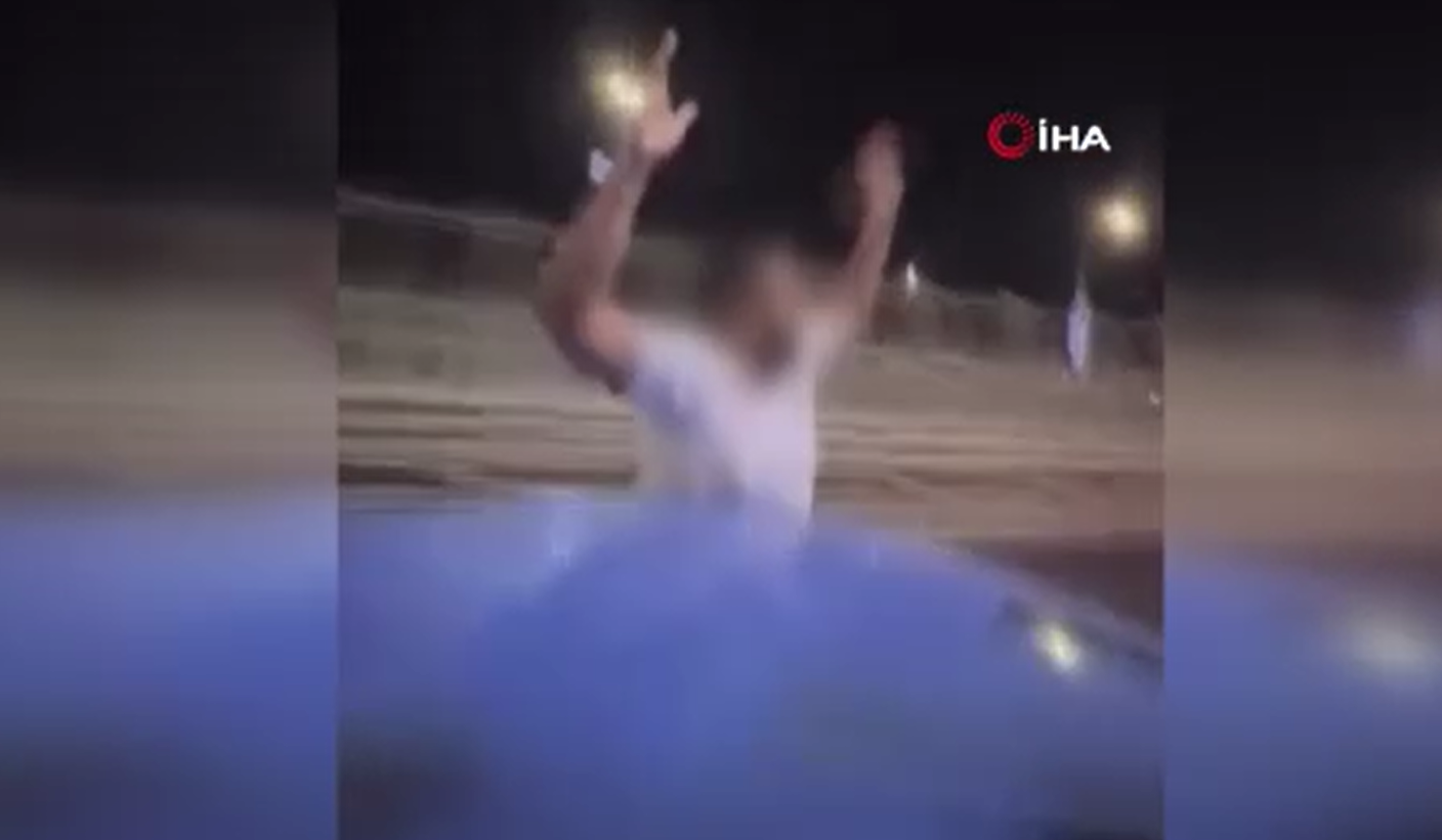 Adana’da direksiyonu bırakıp camdan dans eden sürücüye 103 bin TL ceza