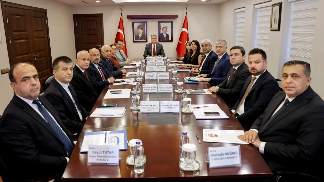 Vali Yavuz: "Kadınların güçlenmesi geleceğimizin teminatıdır"