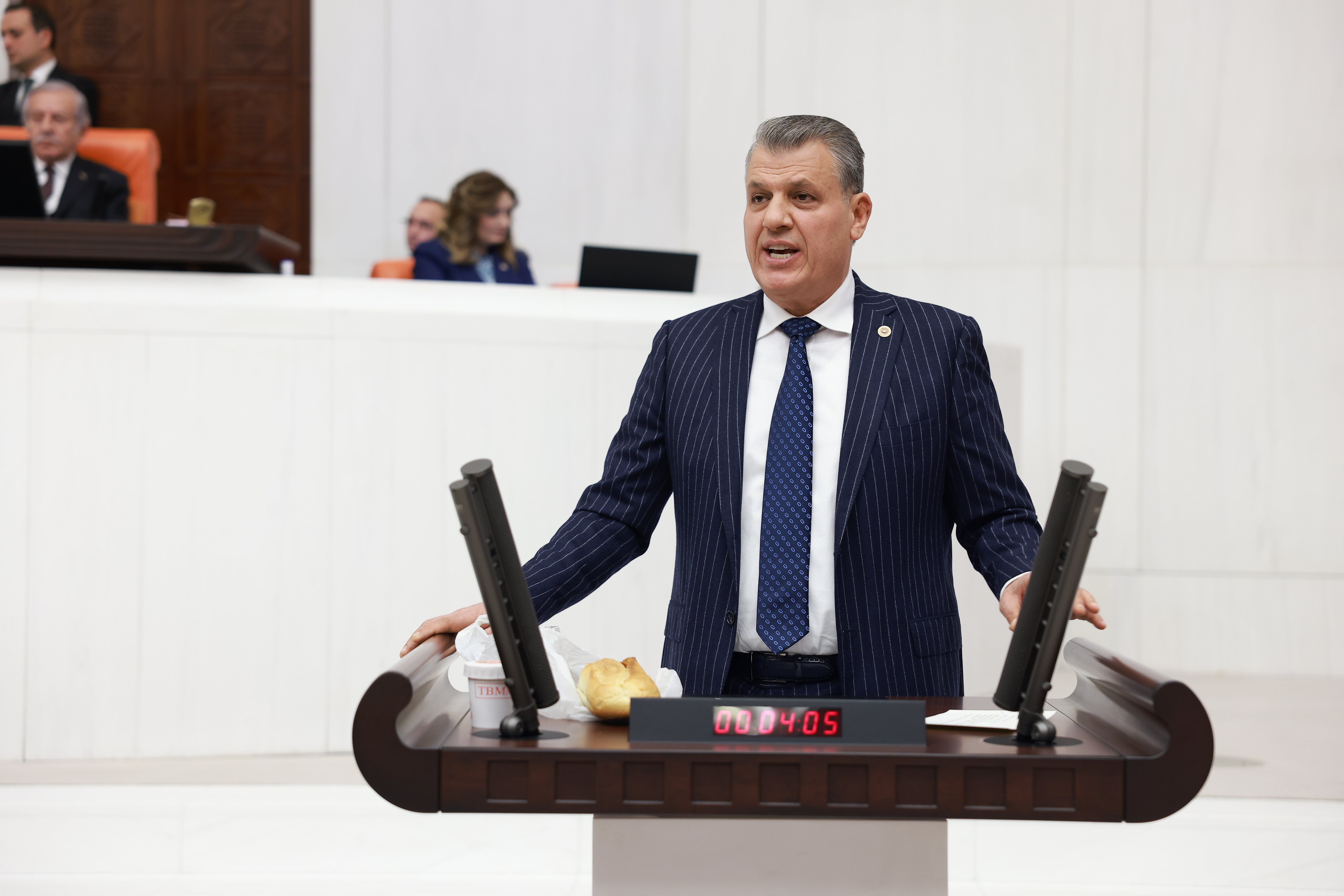 Yeni Parti Adana Milletvekili Ayhan Barut: “İflaslar arttı, herkes borca battı”
