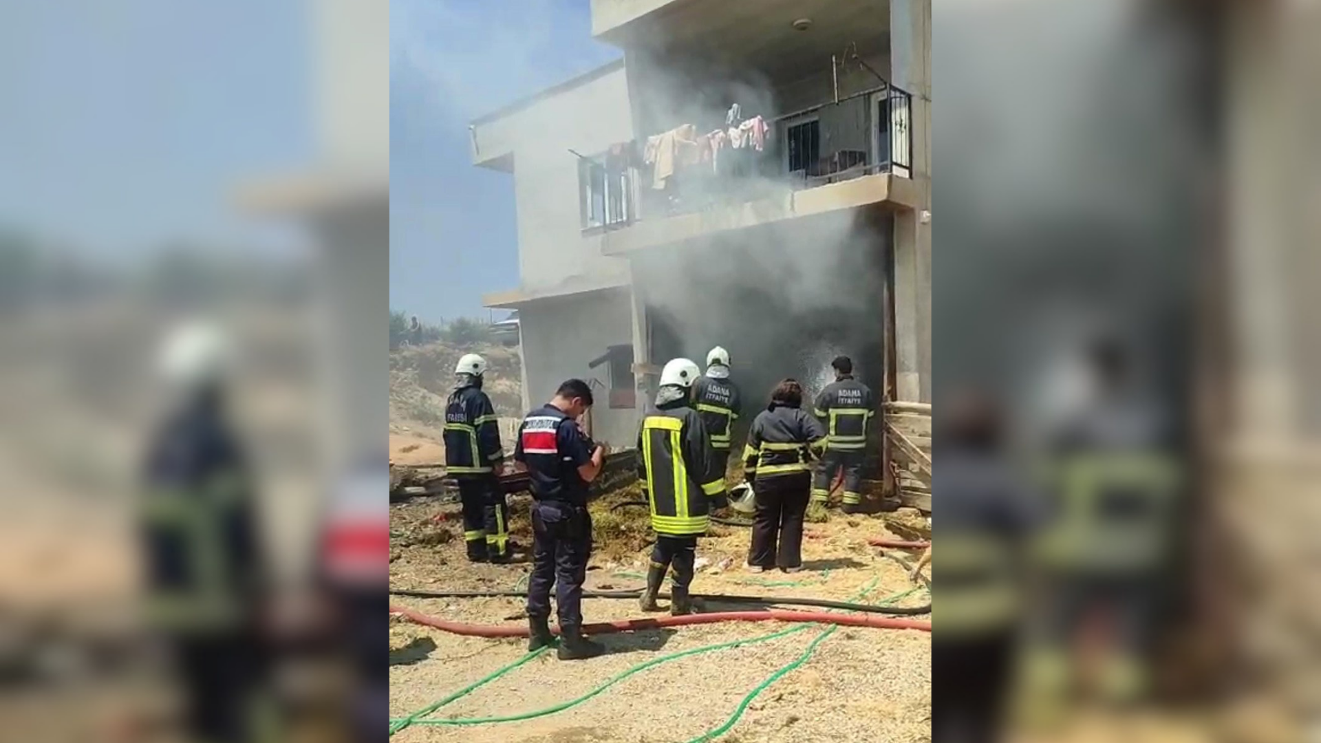 Kozan’da saman balyaları alevlere teslim oldu