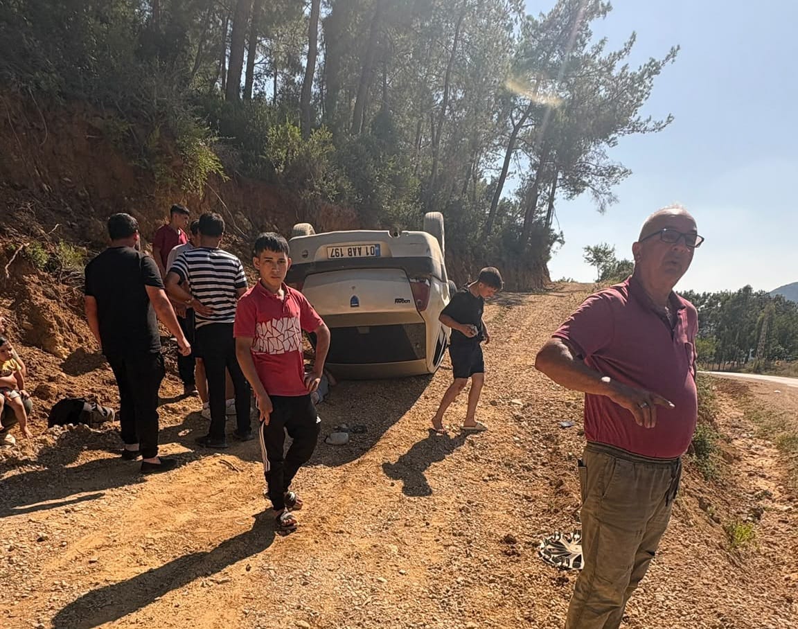 Kozan’da otomobil takla attı: Biri bebek 6 kişi yaralandı
