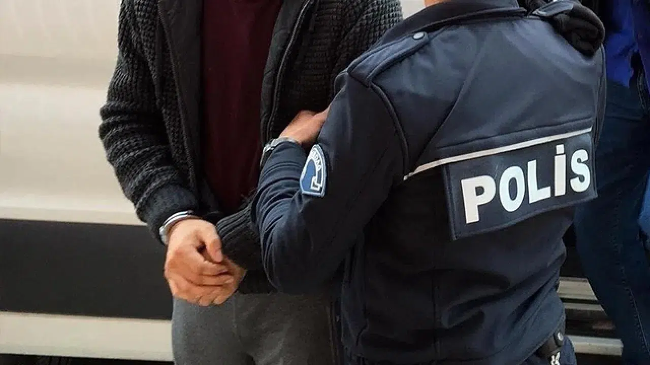 Usulsüz yollarla Türk vatandaşlığı dağıtmışlar: 72 şüpheli yakalandı