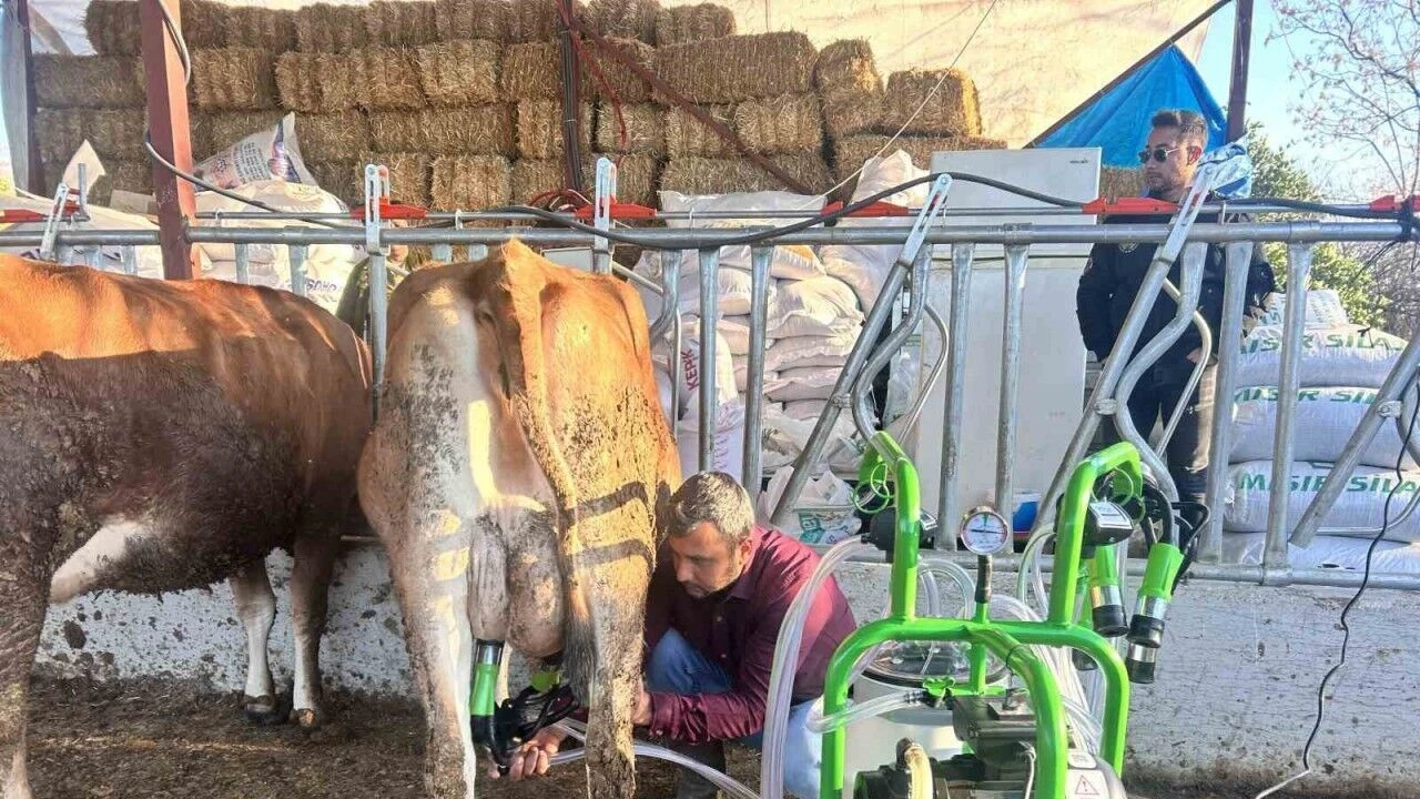Adana Büyükşehir’den 168 üreticiye süt sağım makinesi desteği