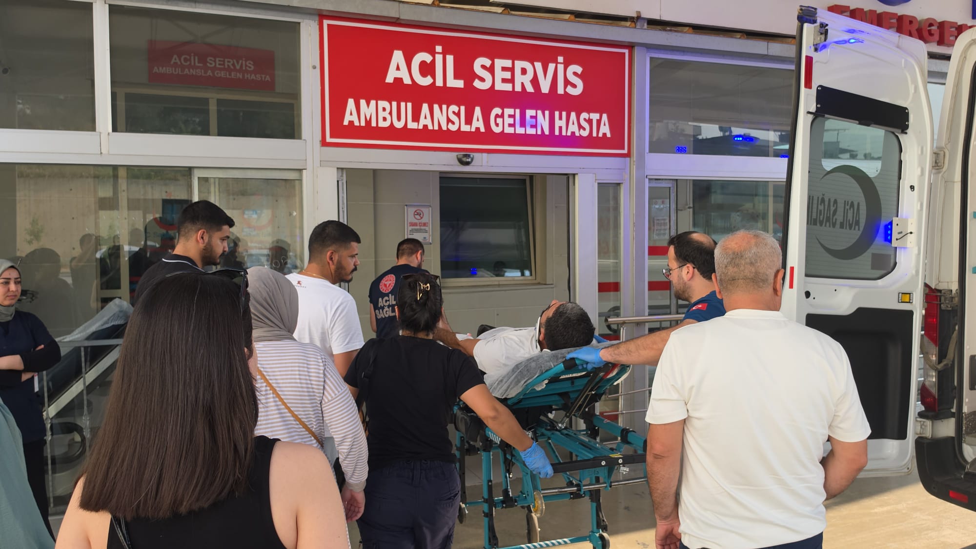 Kozan’da kamyonet ile motosiklet çarpıştı: 1 kişi yaralandı