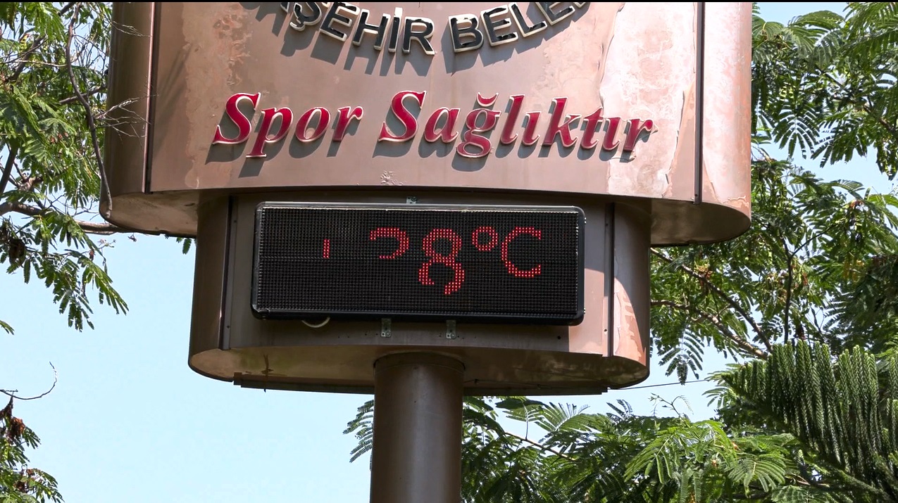 Adana’da sıcak hava etkisini sürdürüyor: Termometreler 38 dereceyi gördü