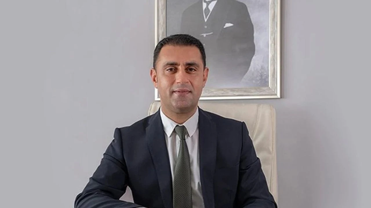 Çukurova Belediye Başkanı Emrah Kozay CHP’den ayrıldığını açıkladı