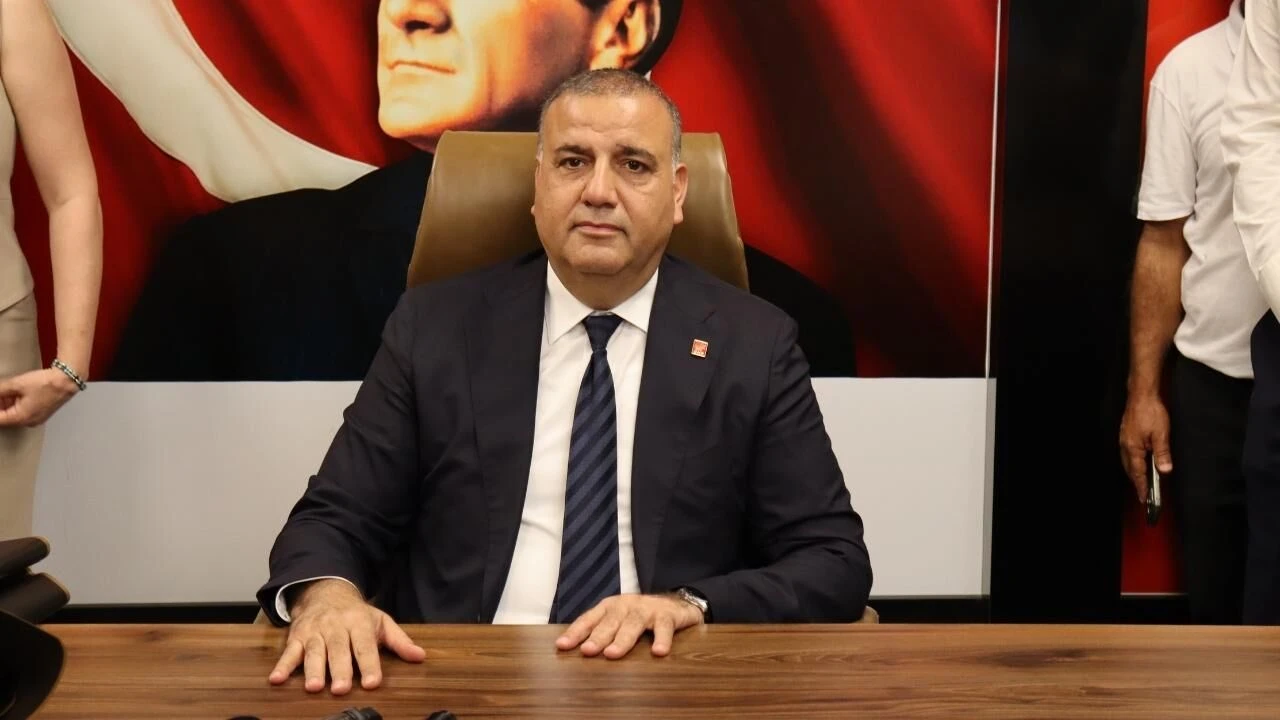 Orhan Bayram’dan AK Parti’ye Yüreğir çıkışı: “Bizim belediye meclis üyelerimize ne yaptınız? Siz önce onu anlatın”