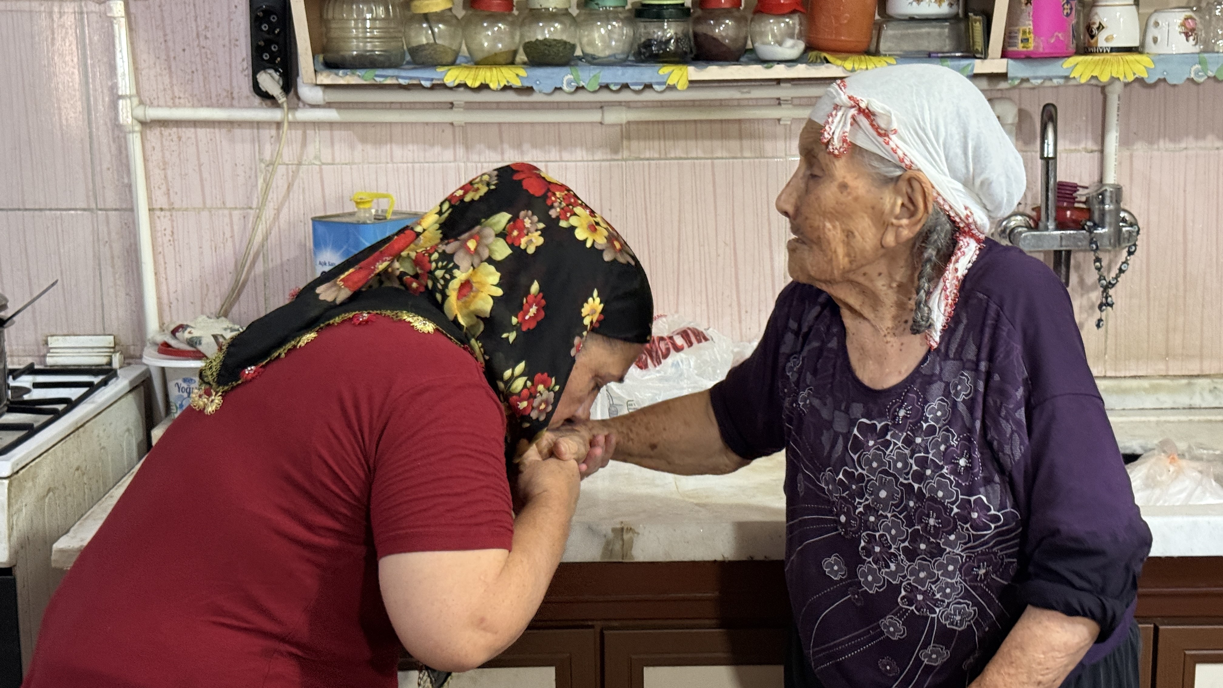 95 yaşındaki kadının arsa satışında yeni perde: Kızı suçlamaları reddetti