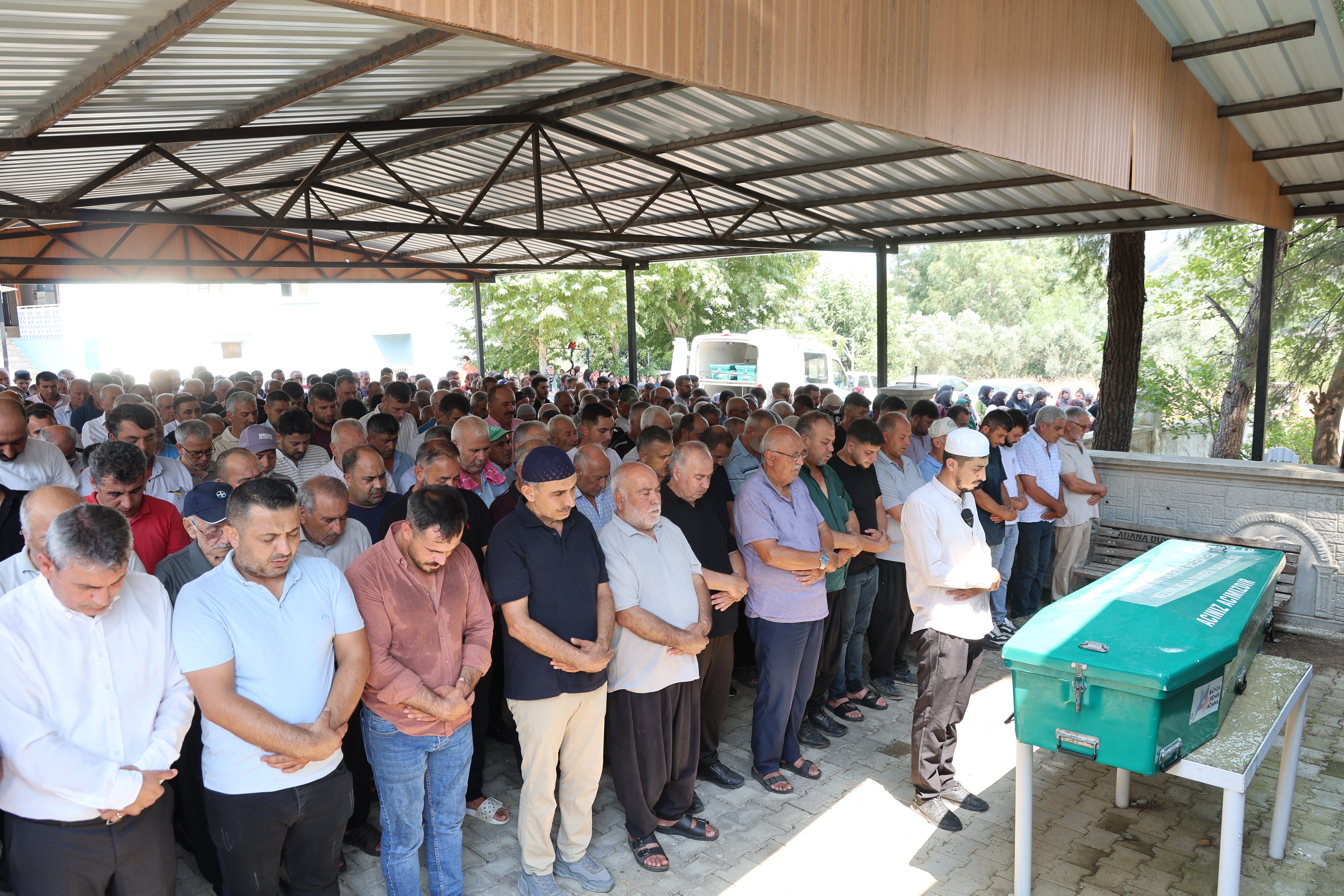 Göçükte hayatını kaybeden Bekir Çelik, Kozan'da toprağa verildi