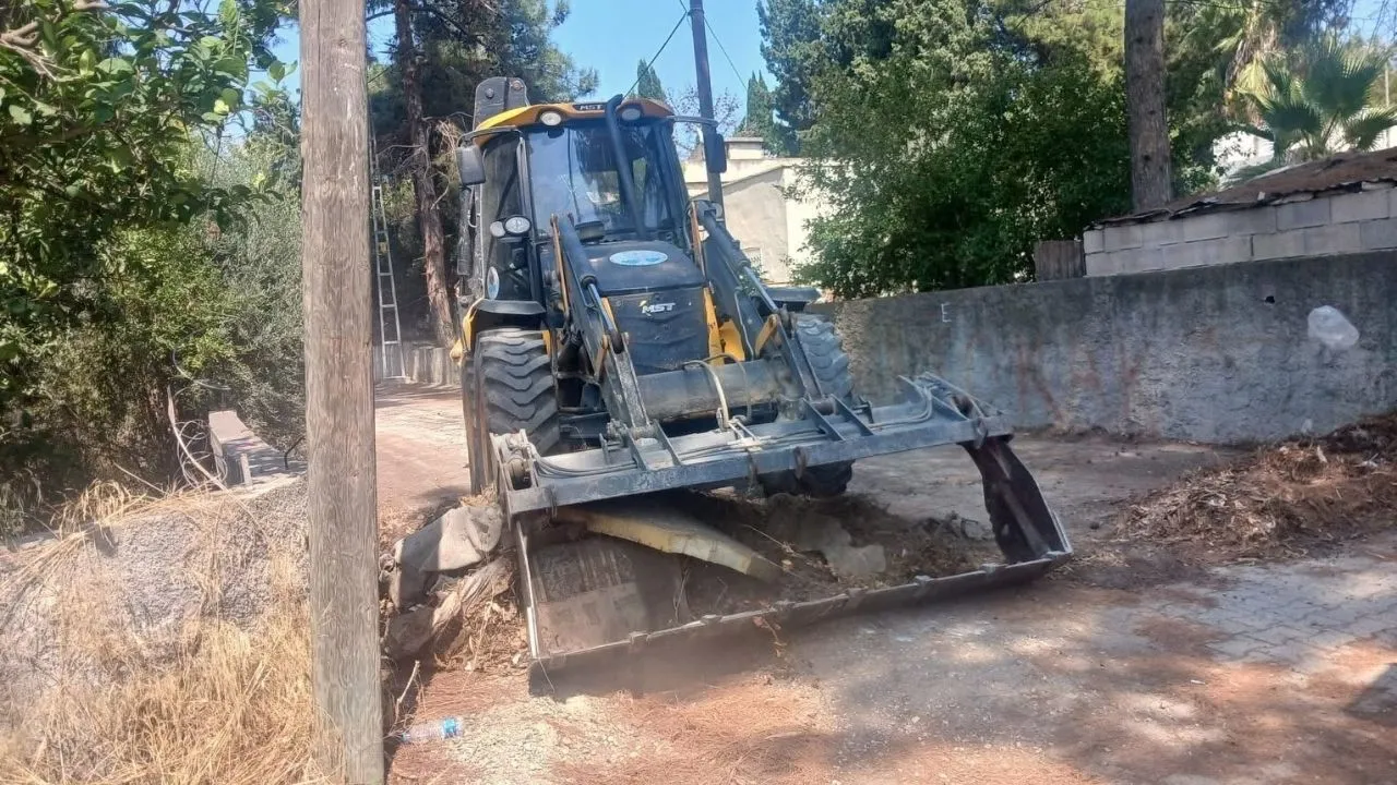 Yumurtalık’ta Gölovası Sahili’nde temizlik seferberliği