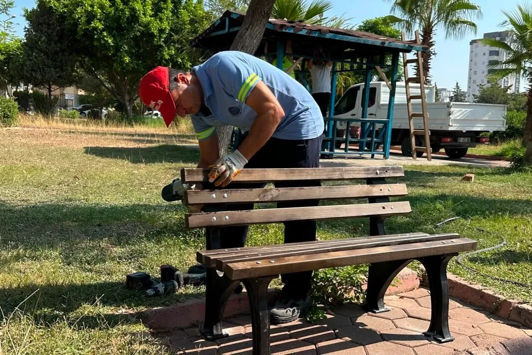 Seyhan’da parklar yenileniyor: Güvenli ve modern alanlar oluşturuluyor
