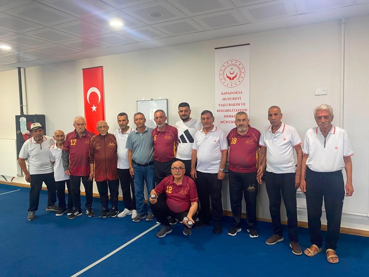 Adana’dan Kapadokya’ya anlamlı gezi: Huzurevi sakinleri Kapadokya’yı gezdi