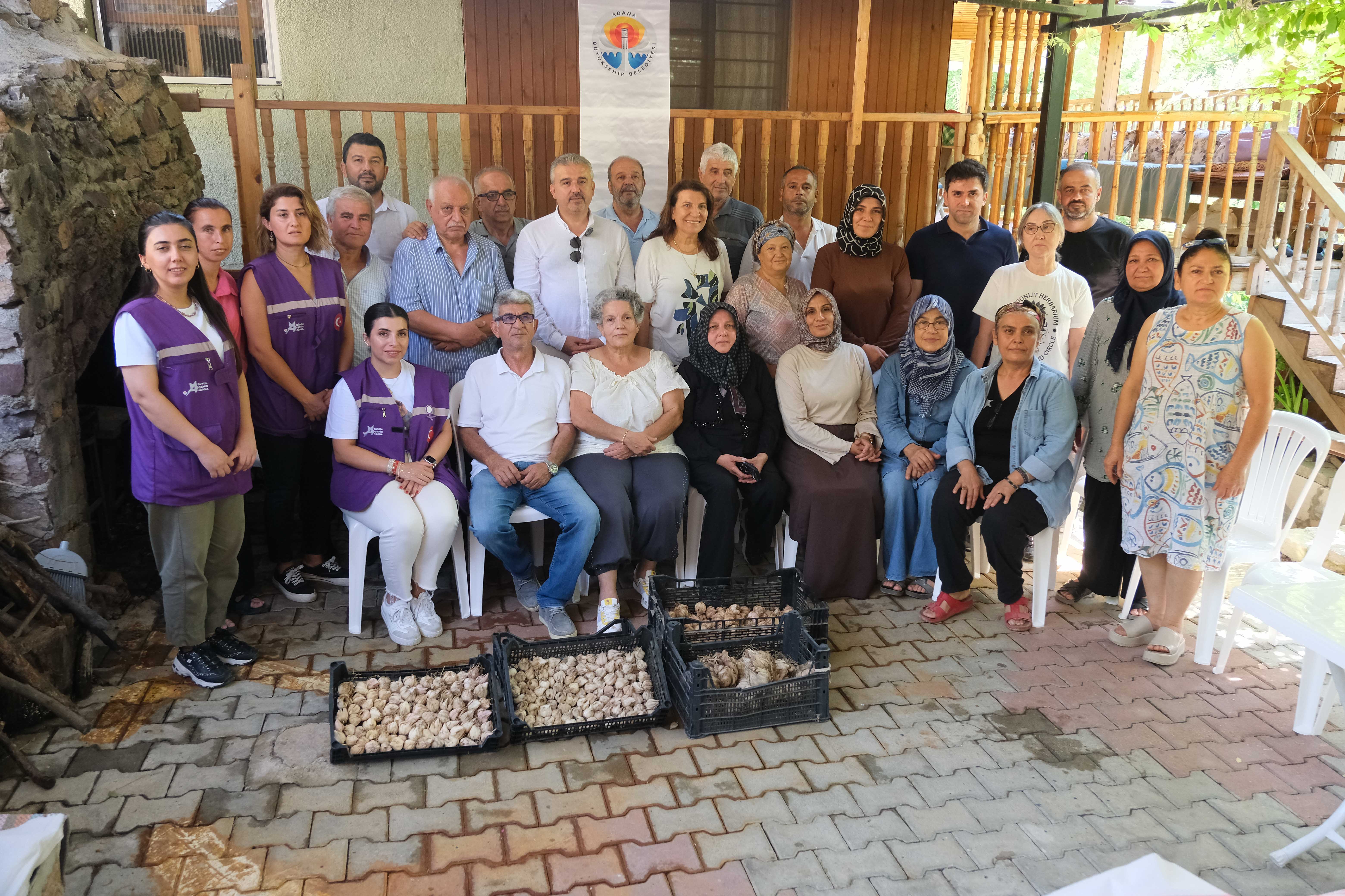 Adana Büyükşehir Belediyesi’nden kadın üreticilere destek: Kozan’da beyaz zambak hasadı tamamlandı