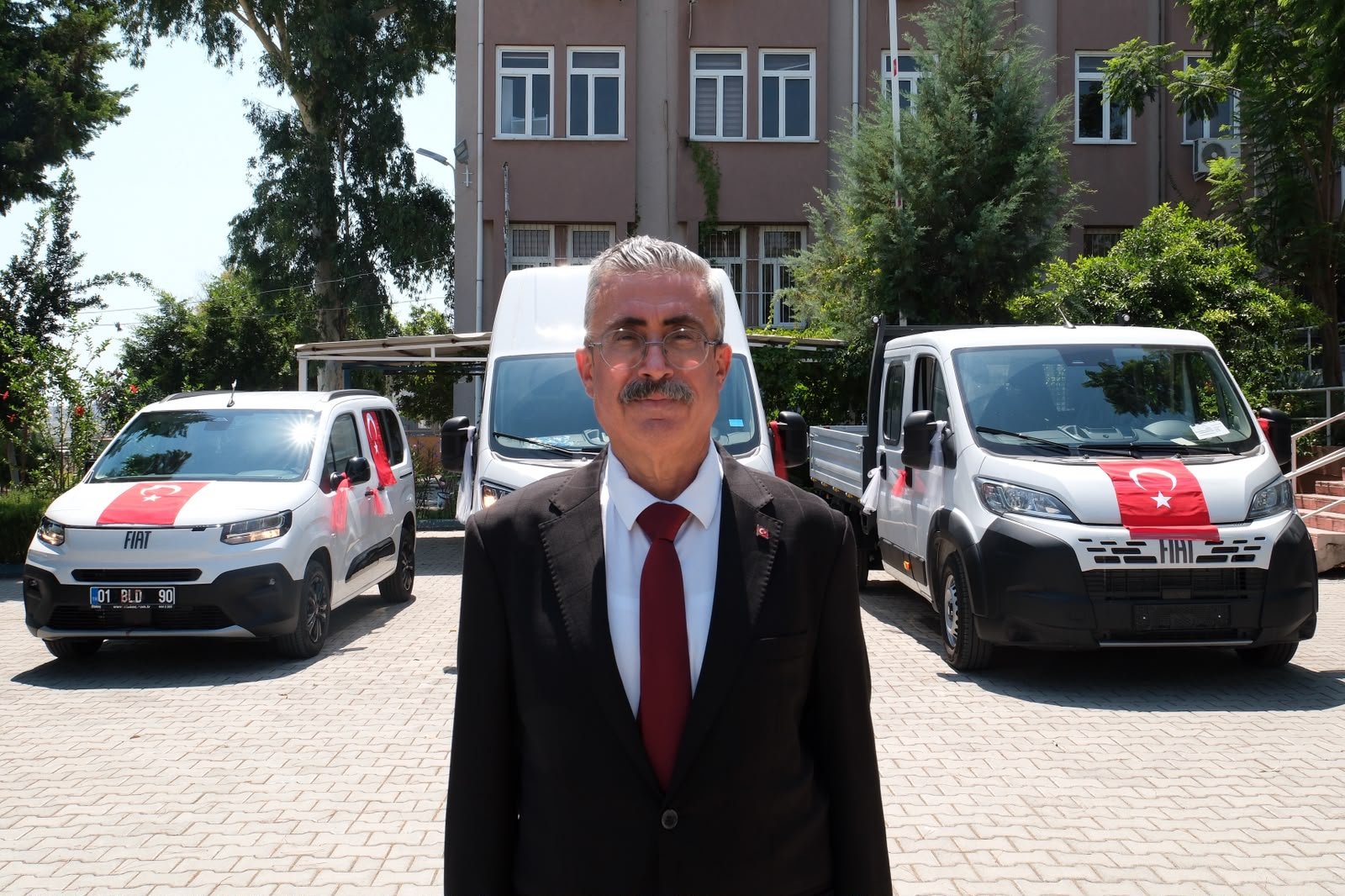 Karataş’ta hizmet filosuna 4 yeni araç