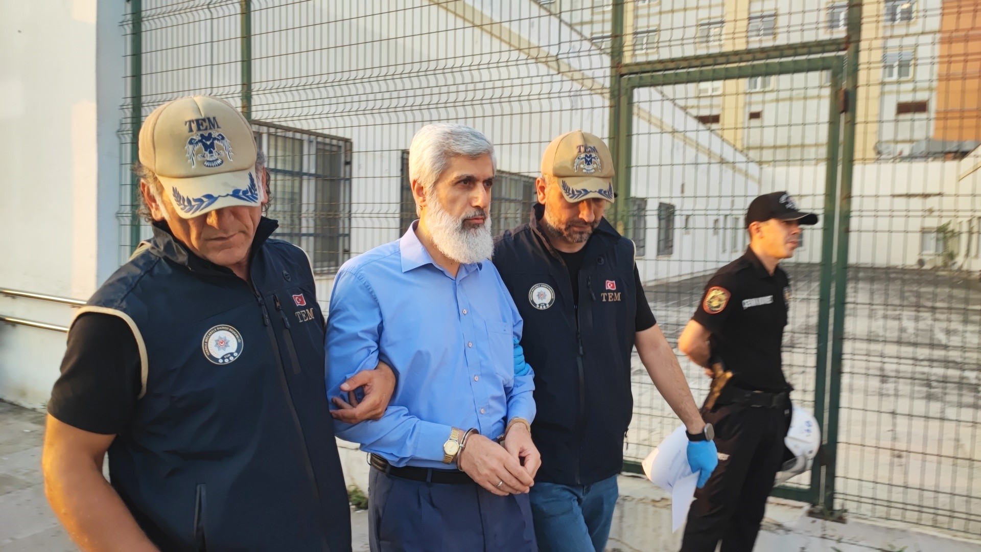 Adana’da geniş çaplı operasyon: Alparslan Kuytul ile eşi gözaltına alındı