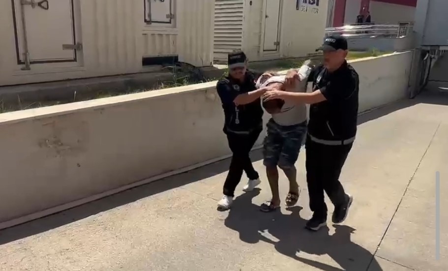 Interpol kırmızı bültenle arıyordu: Adana’da saklandığı adreste yakalandı