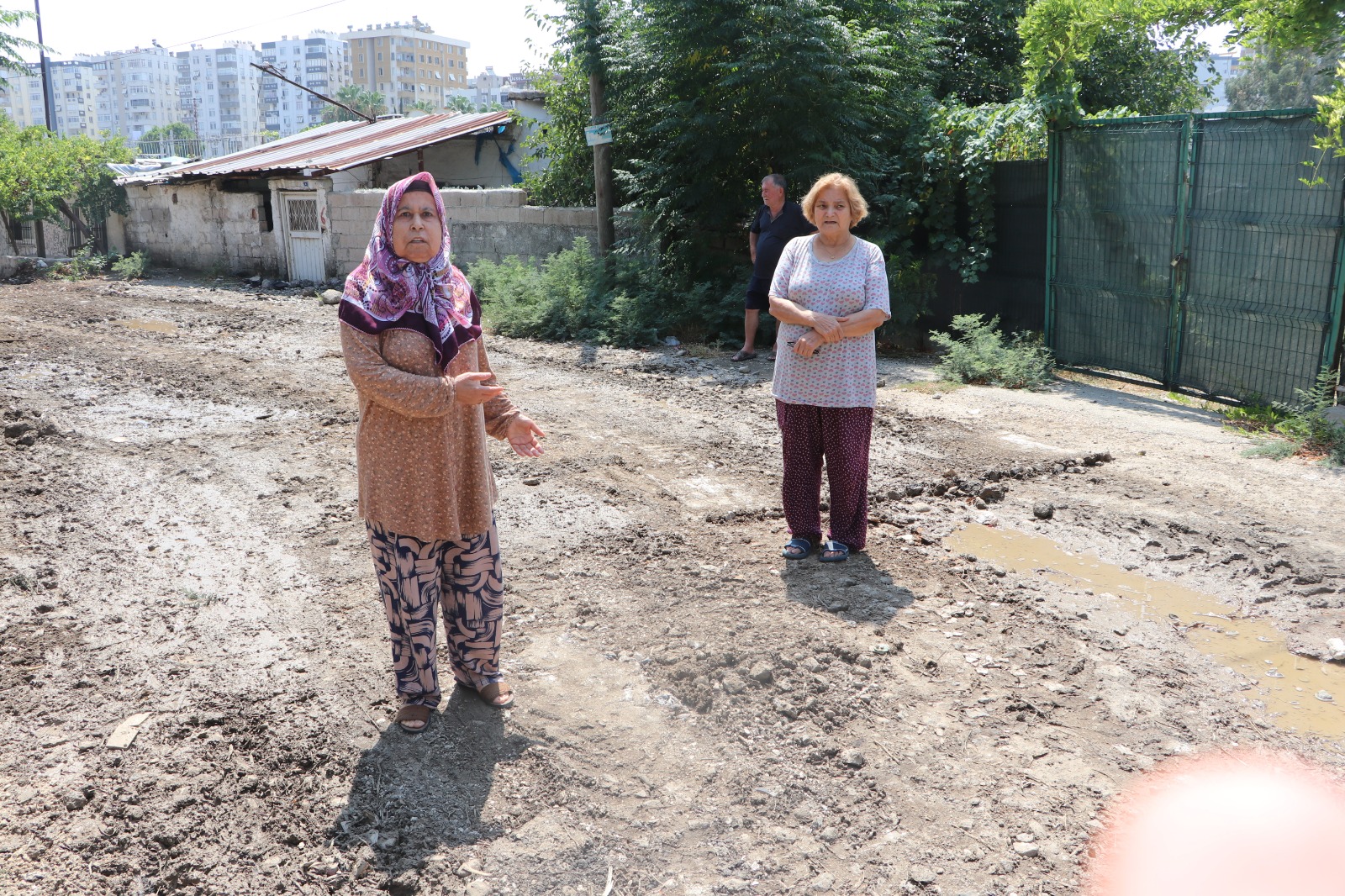 Ziyapaşa Mahallesi’nde yol talebi: Vatandaşlar bakım ve onarım bekliyor