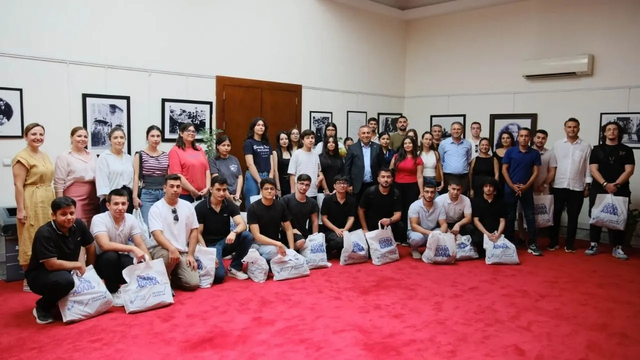 Güngör Geçer, YKS ve LGS’de derece yapan öğrencileri ağırladı