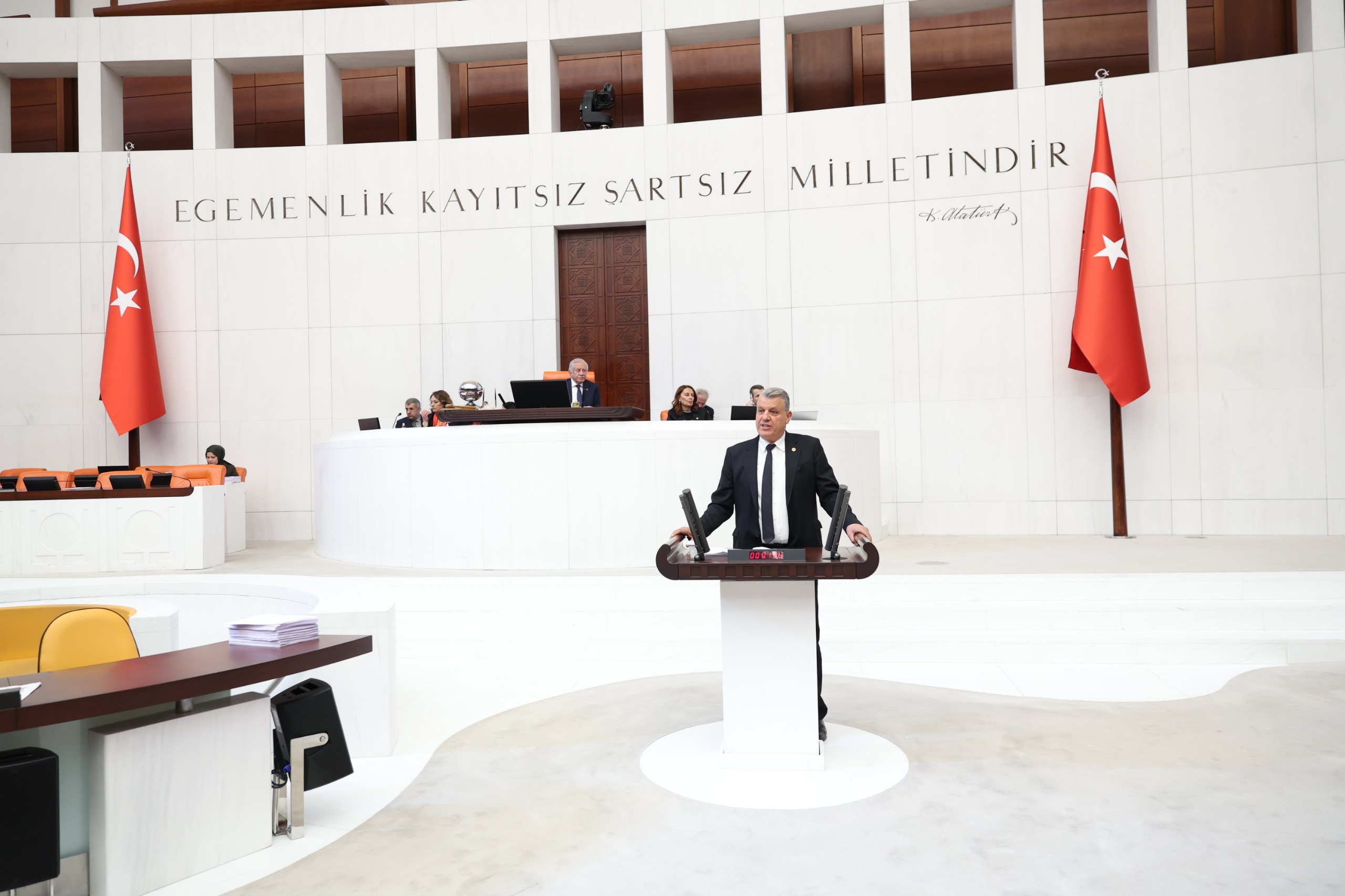 Ayhan Barut’tan yurt dışı harcı tepkisi: “Mağduriyet büyüyor, sorun çözülmüyor”