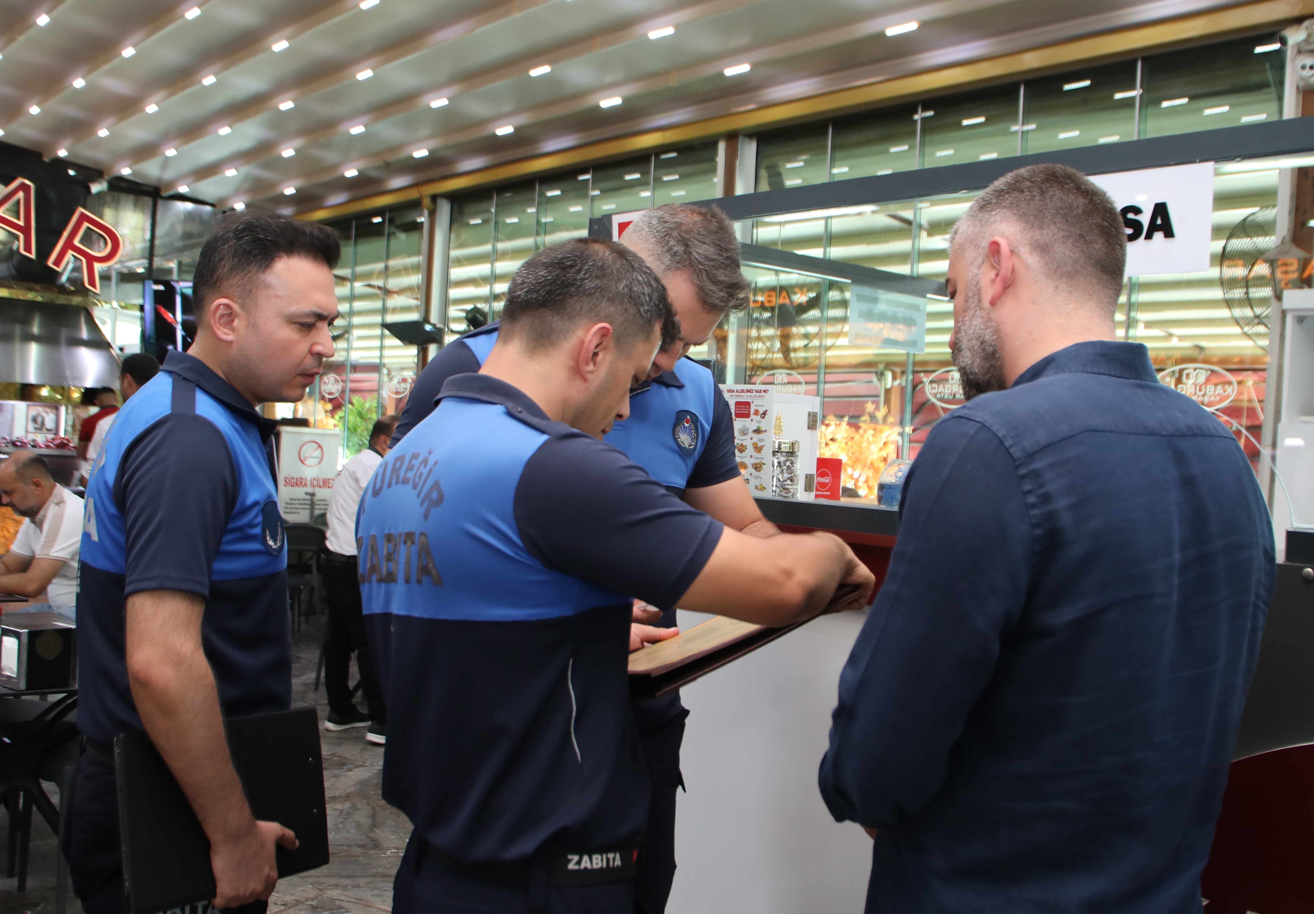 Yüreğir’de restoranlara sıkı denetim: Ruhsat ve hijyen şartları incelendi