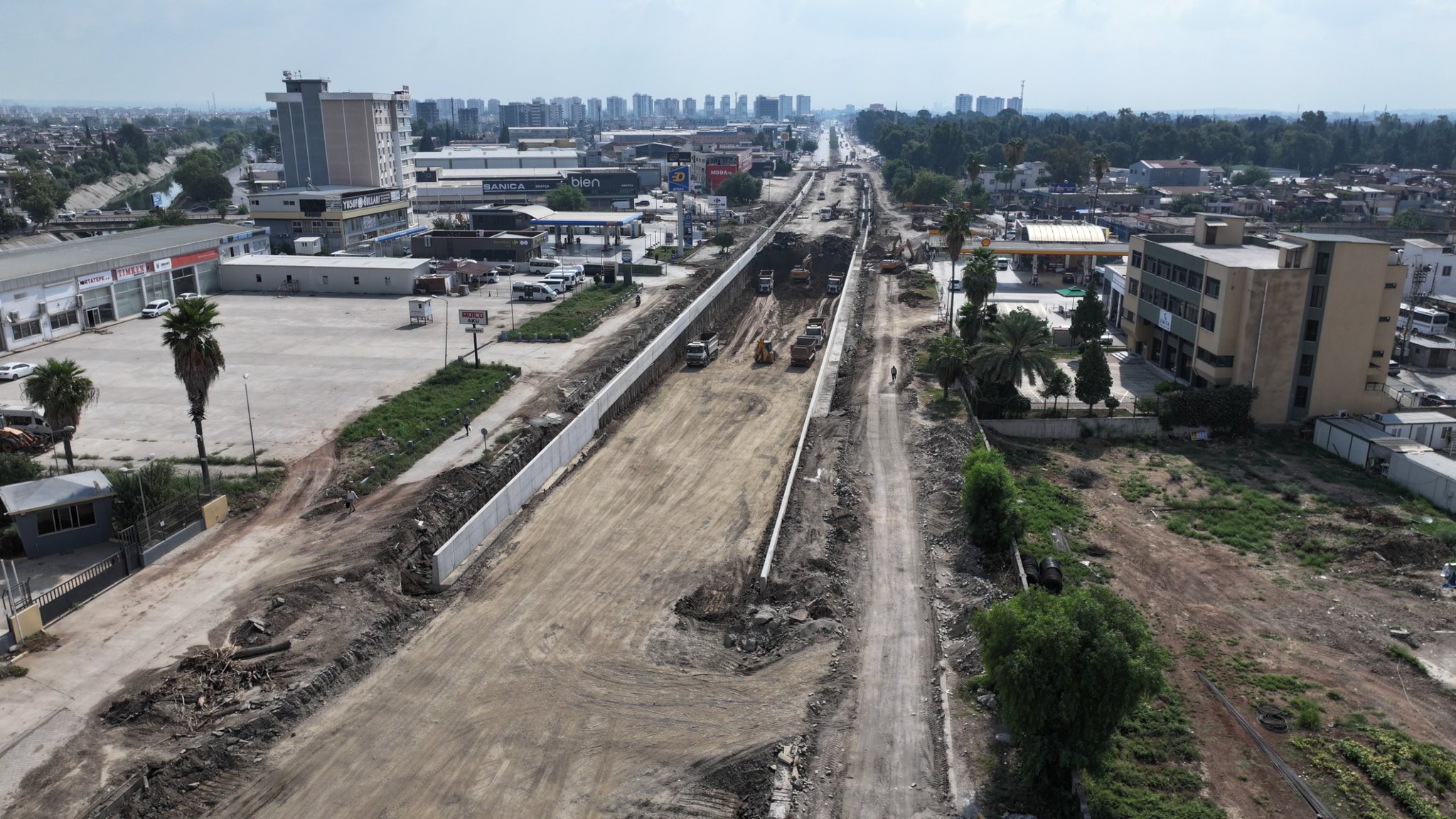 Adana’da Asri Mezarlık alt geçidinde çalışmalar sürüyor: D-400 trafiğinin rahatlaması hedefleniyor