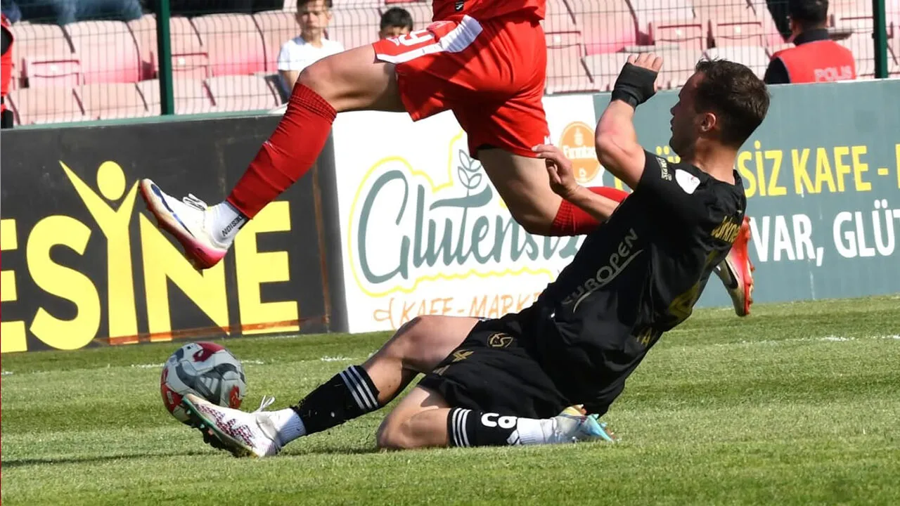 Adana 01 FK’dan savunmaya Talha Özler takviyesi