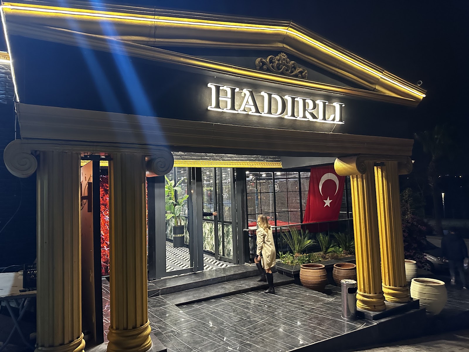 Adana’nın popüler restoranlarından Hadırlı Restaurant için yıkım kararı