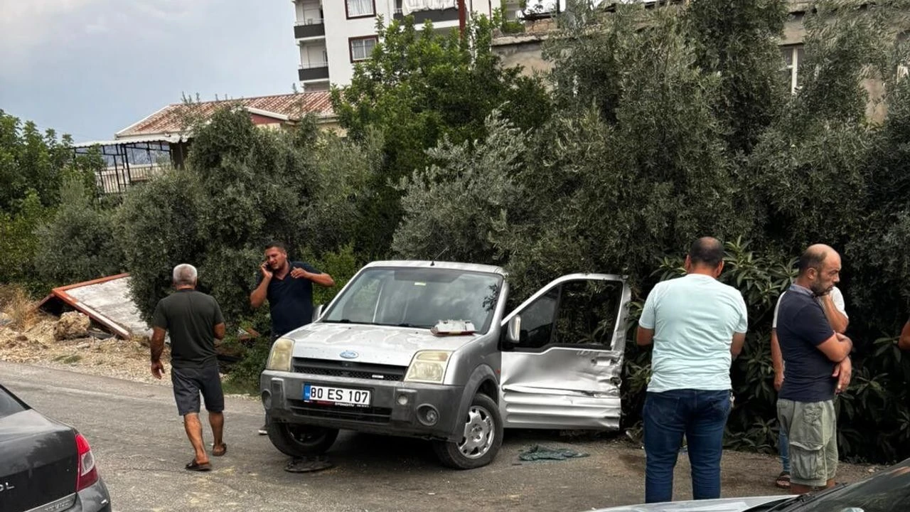 Kozan çevre yolunda kaza: 2 kişi yaralandı
