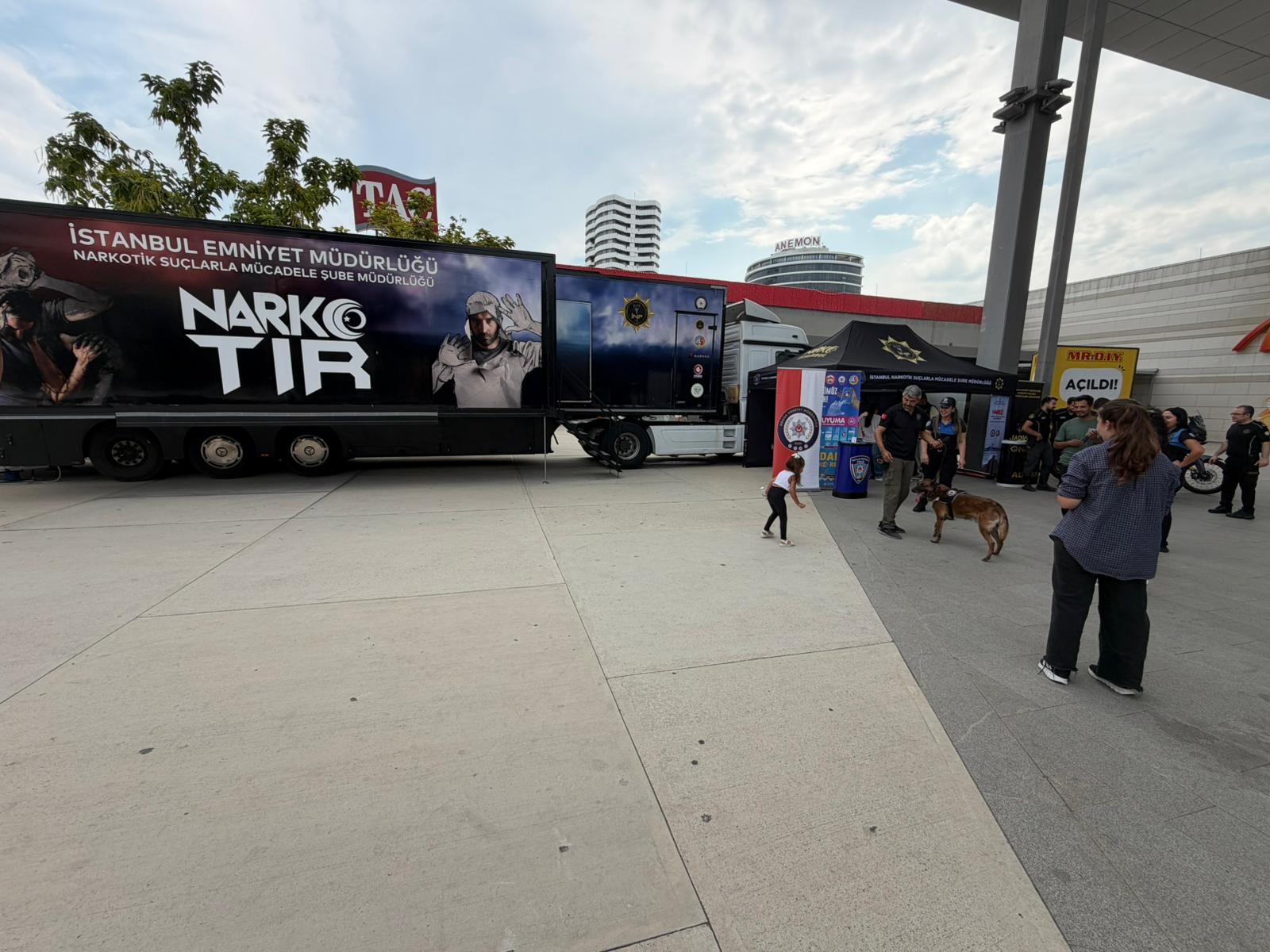 Adana polisi NARKOTIR ile vatandaşları bilgilendirdi