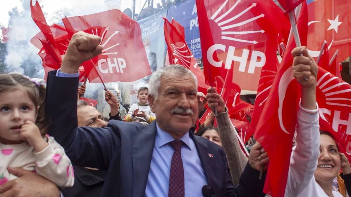 CHP’li Cemal Canpolat: “Zeydan Karalar gibi onurlu duruşu olan belediye başkanlarımıza sahip çıkacağız”