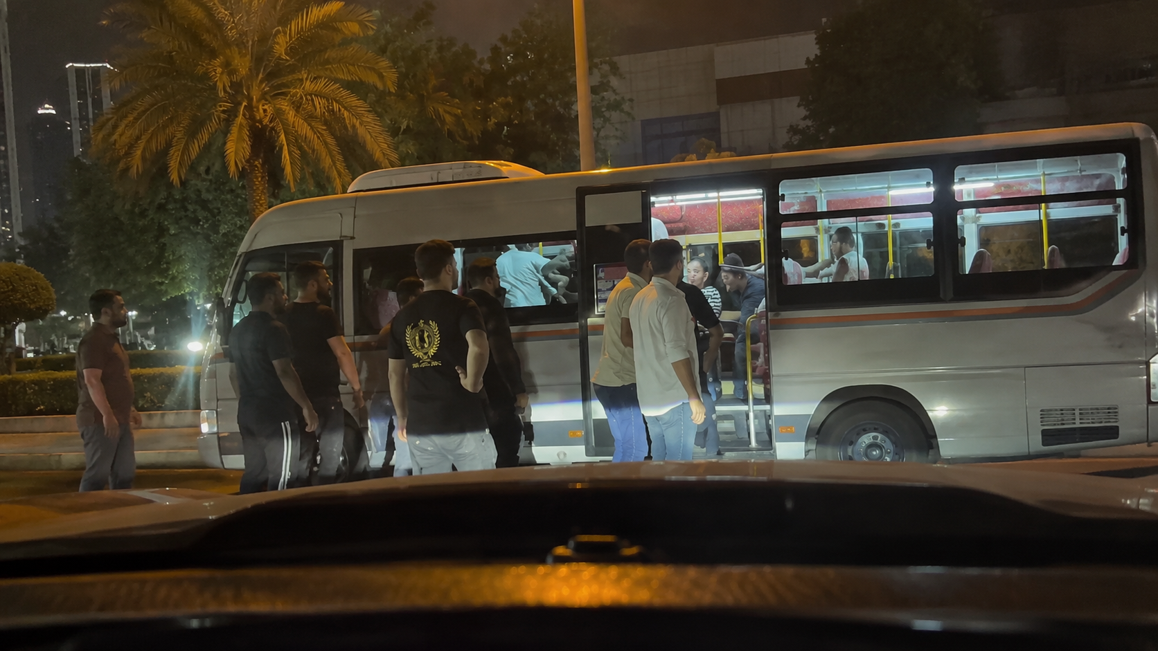 Yüreğir’de dolmuşta çocuğa darp kamerada: Soruşturma başlatıldı