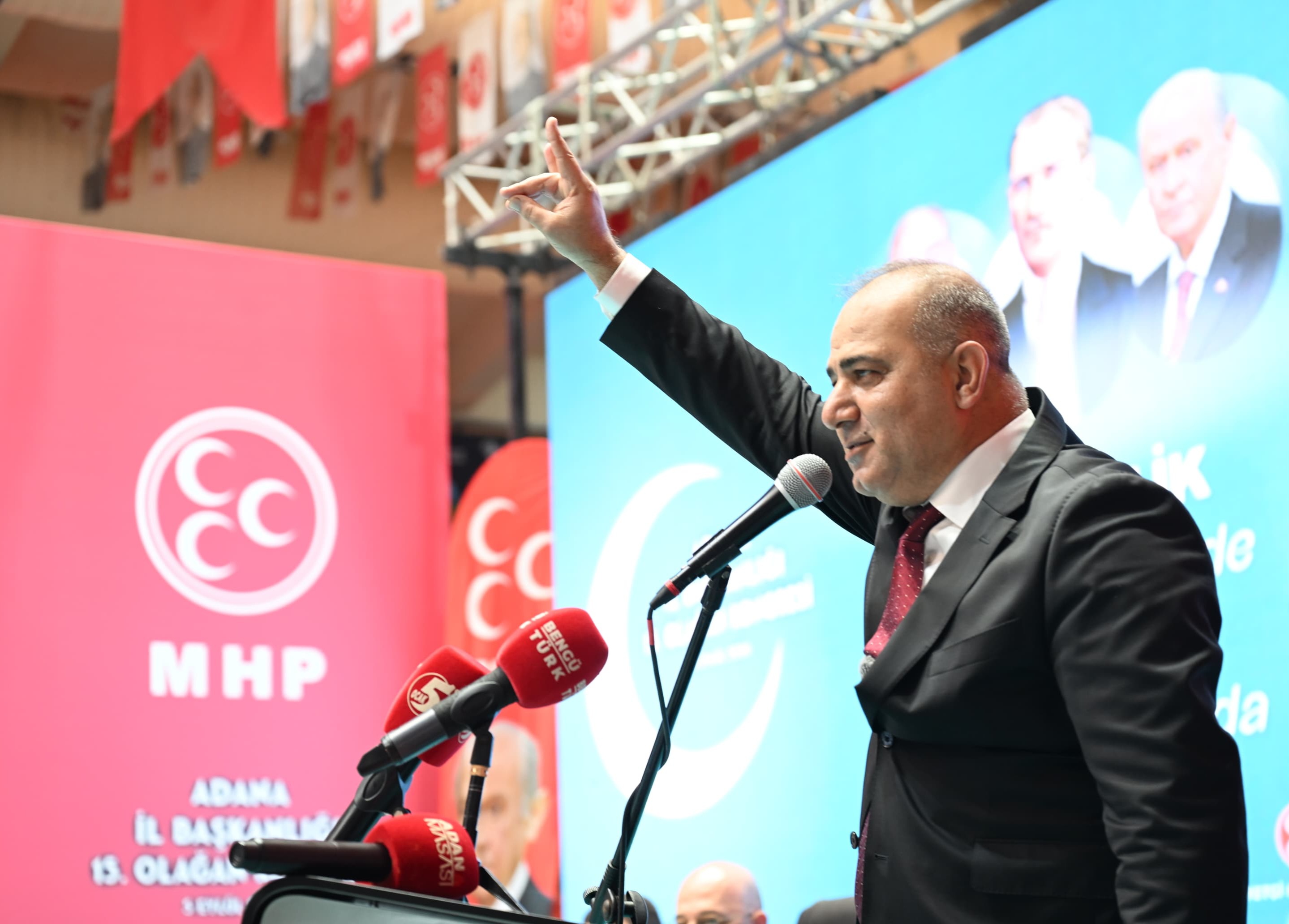 MHP Adana 57 yıl sonra aynı salonda toplandı: Hakan Yıldırım yeniden başkan