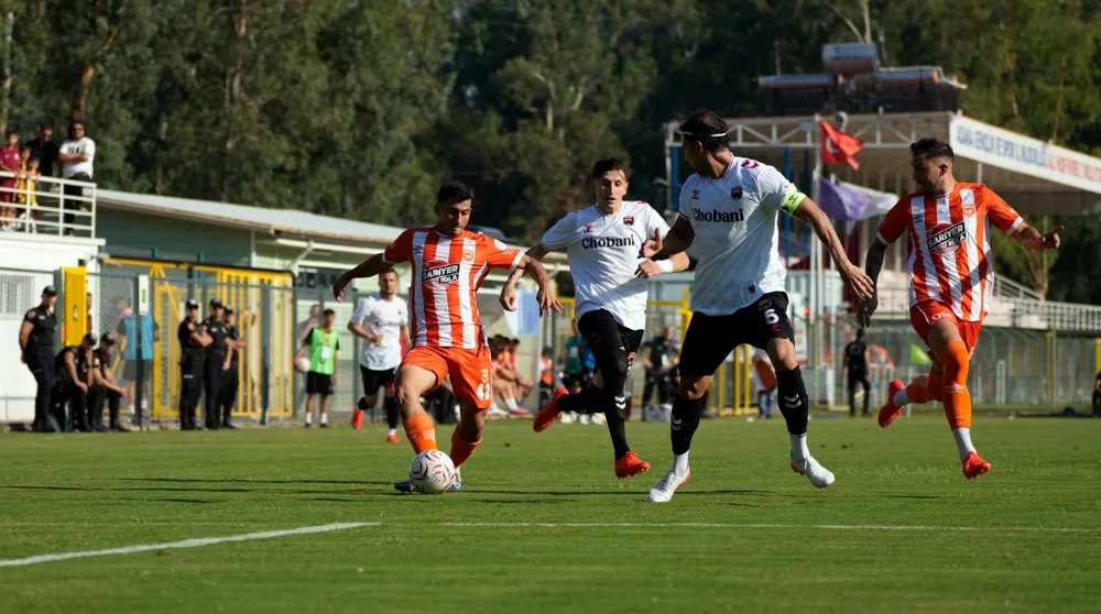 Adana 01 FK, Erzincanspor ile 3-3 berabere kaldı