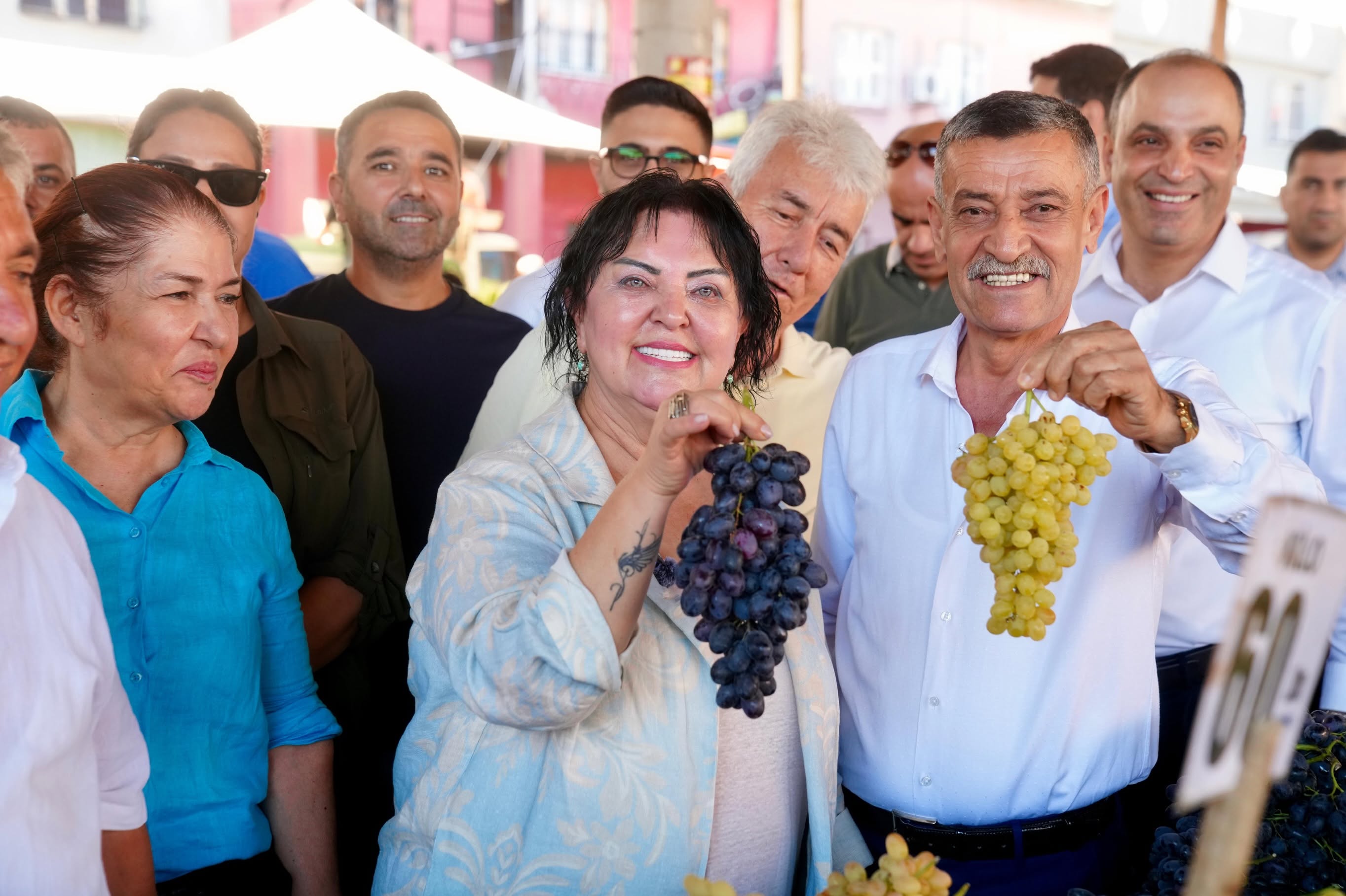 Seyhan Belediye Başkan Vekili Hasibe Akkan Denizli Semt Pazarı’nı ziyaret etti