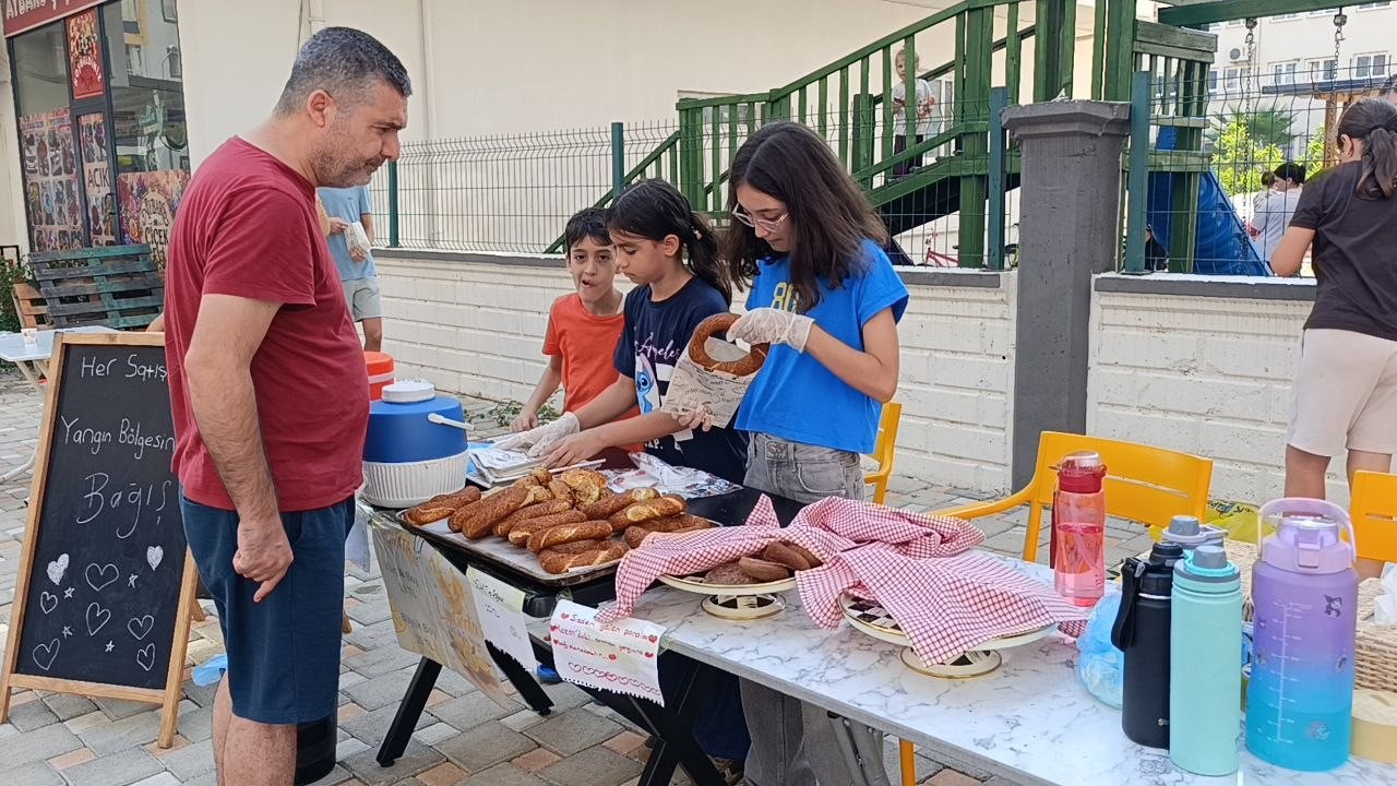 Kozan’da çocuklardan yangınzedeler için örnek dayanışma