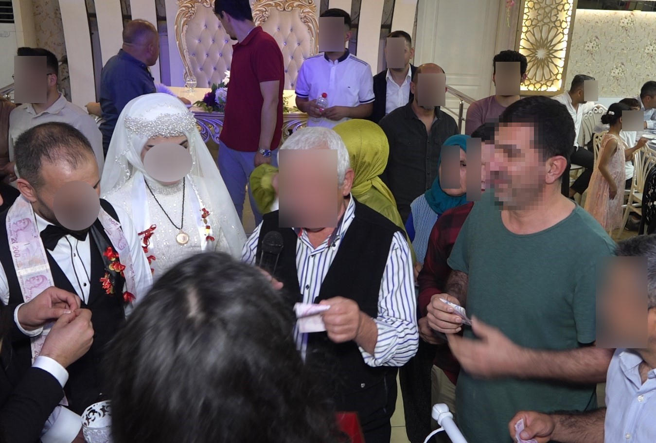 Düğünlerde para çaldı, bu kez markette yakalandı