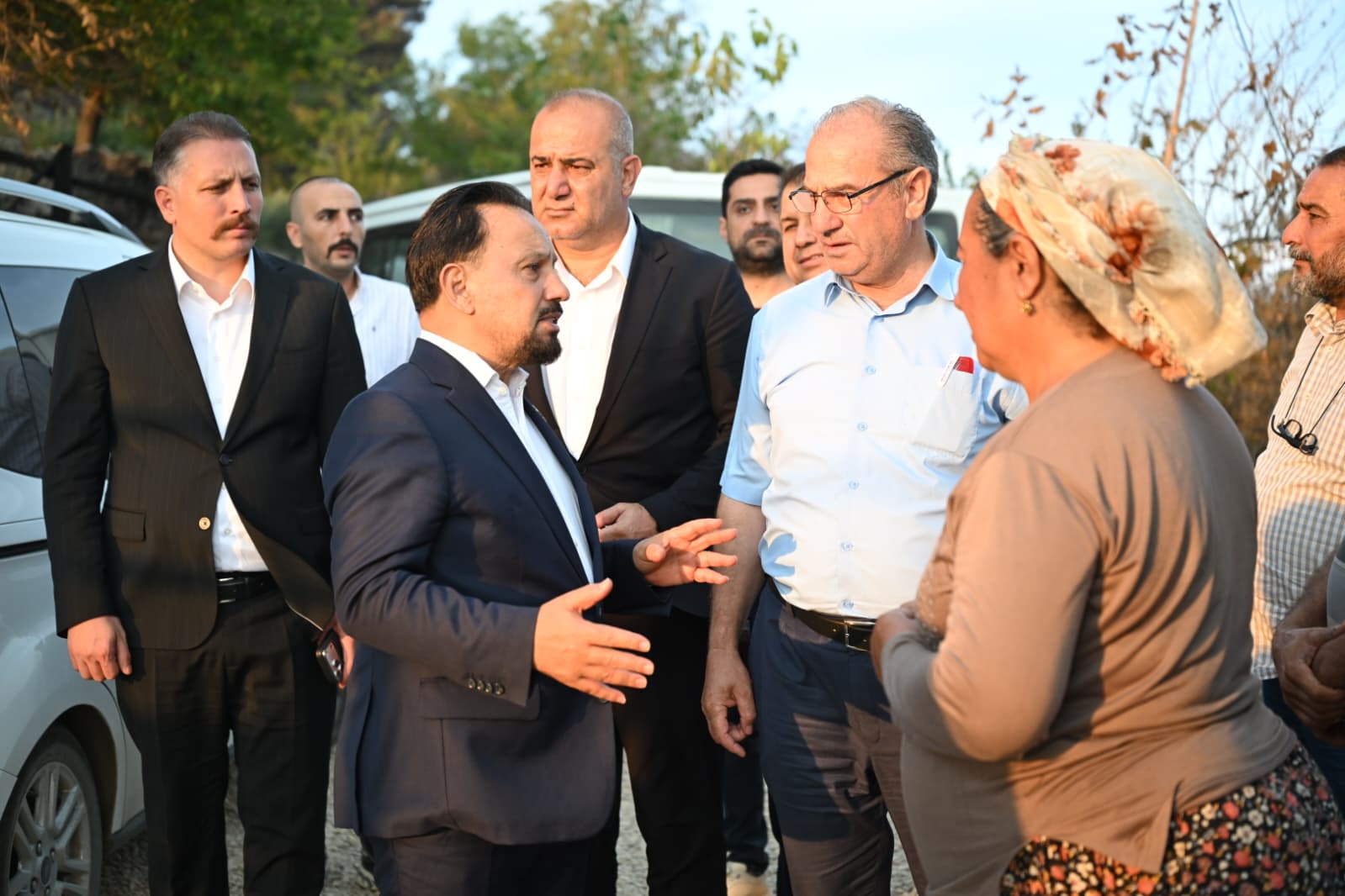Bilal Uludağ ve MHP heyetinden yangın bölgesine ziyaret