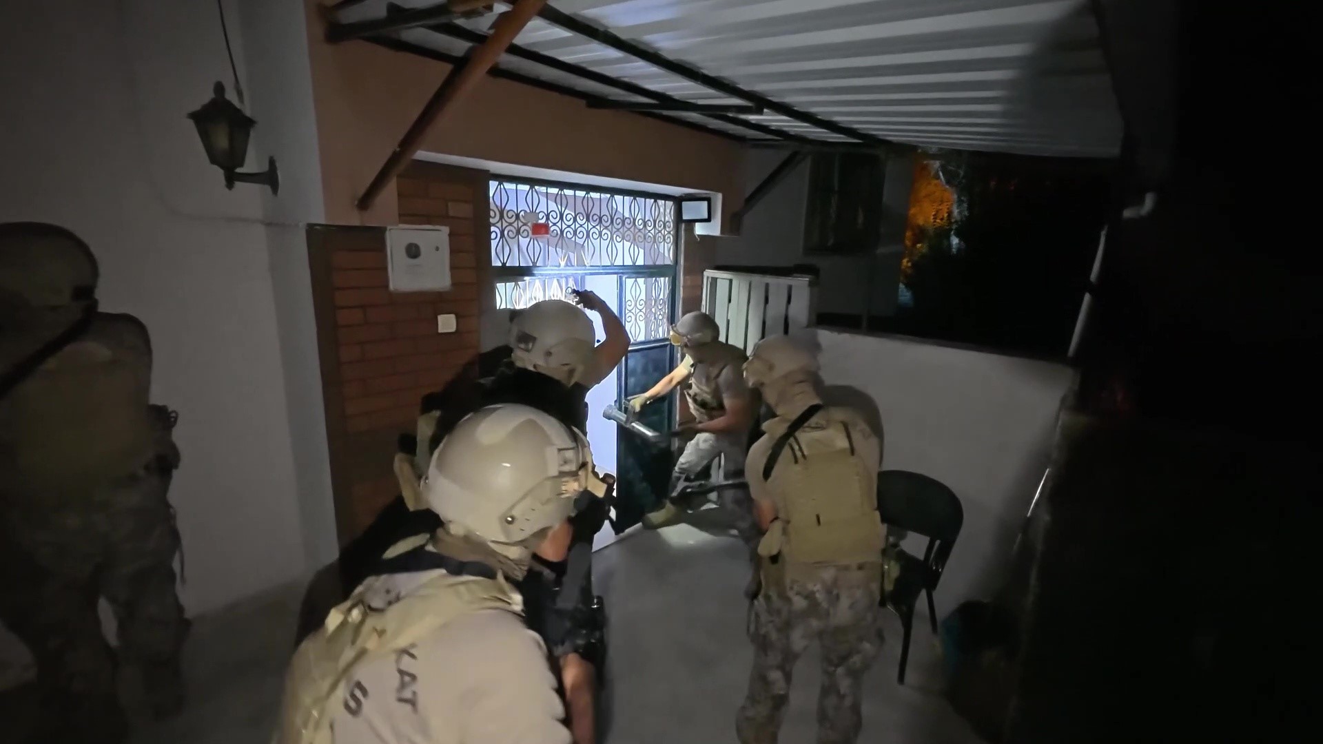 Ceyhan’da suç örgütüne operasyon: 41 şüpheli tutuklandı