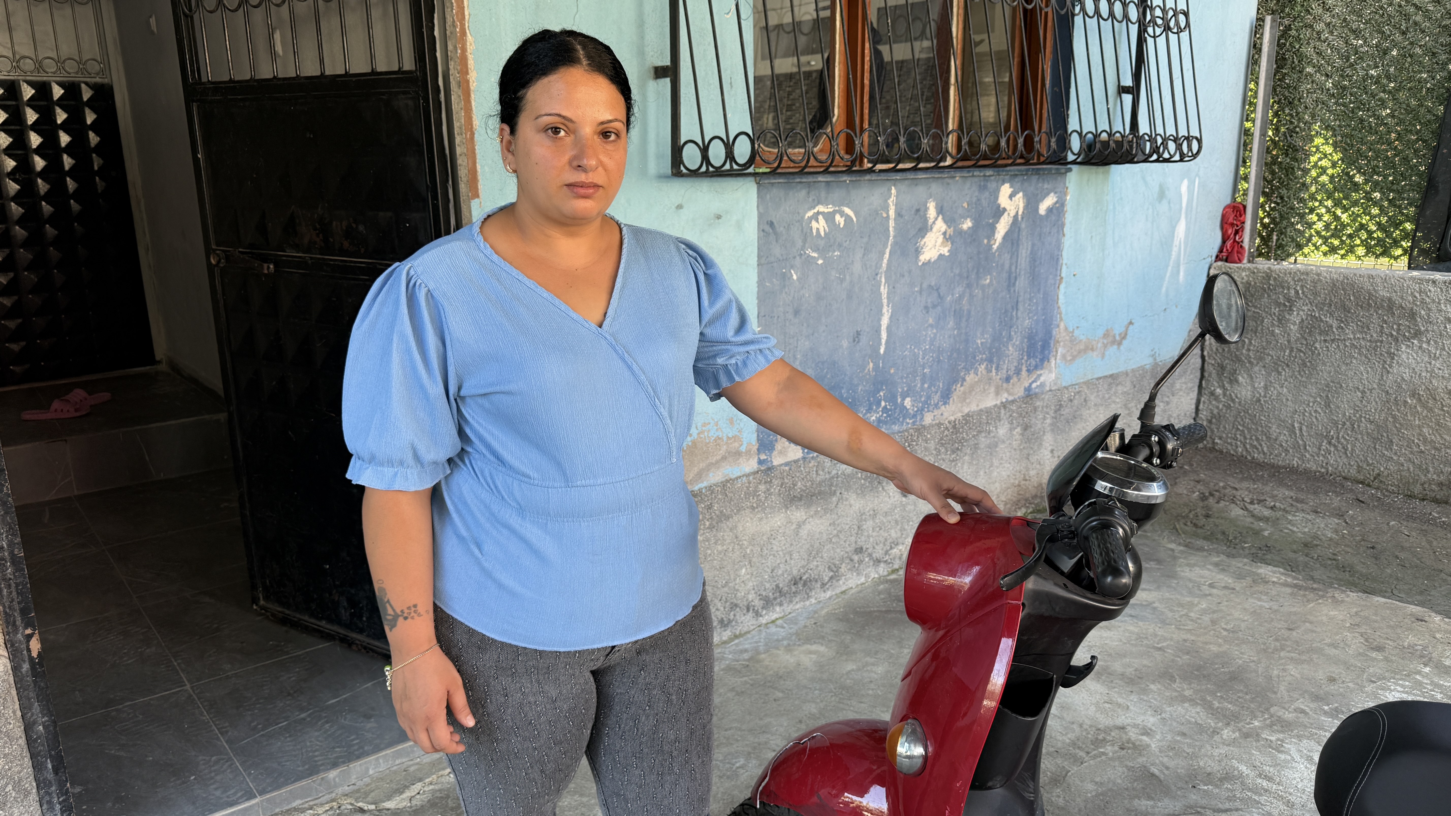 Adana’da anne ve 2 çocuğuna ehliyetsiz sürücü çarptı, ardından tehdit edildiler: “Biz aşiretiz”