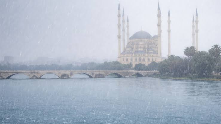 Adana’da gök gürültülü sağanak bekleniyor: Sıcaklıklar düşecek