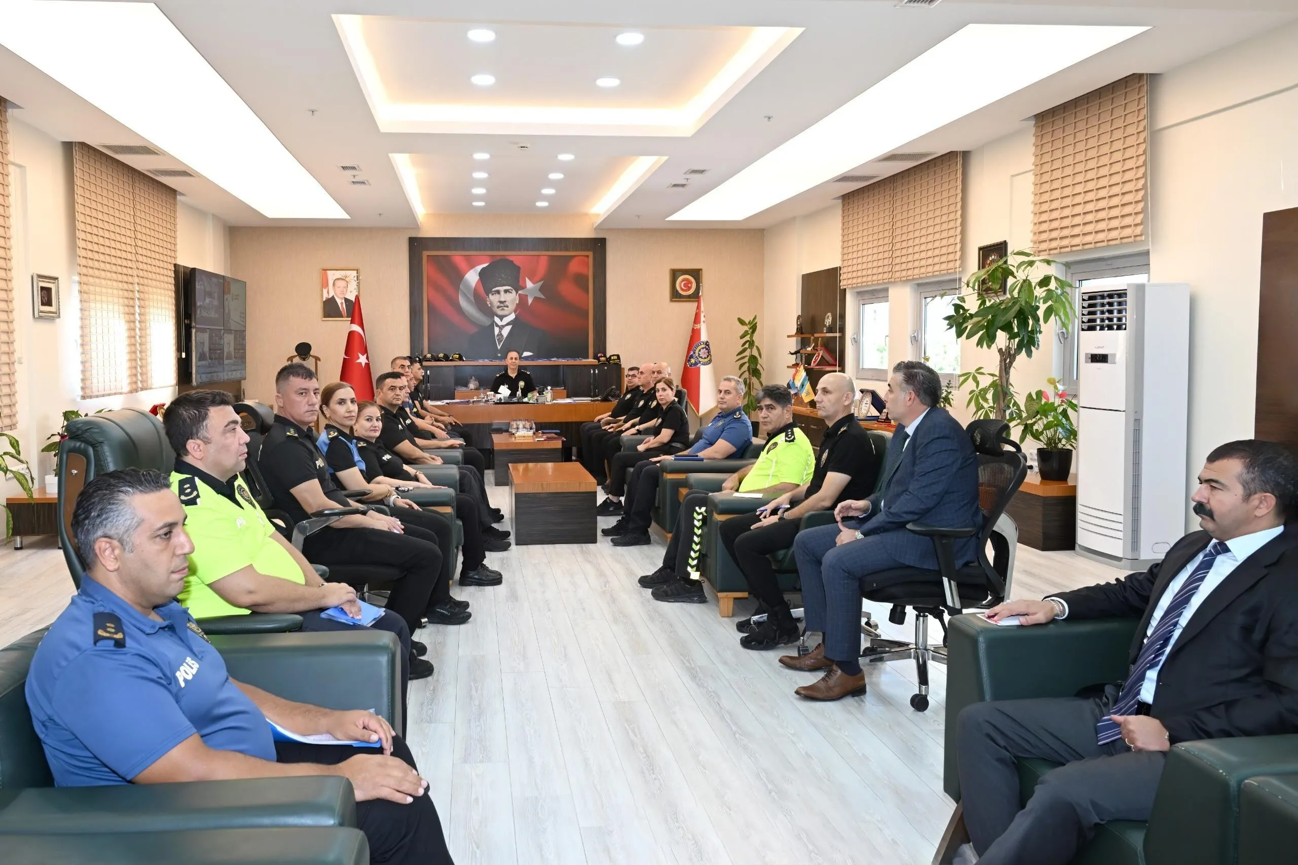 Adana’da okul çevrelerinde güvenlik tedbirleri artırılıyor