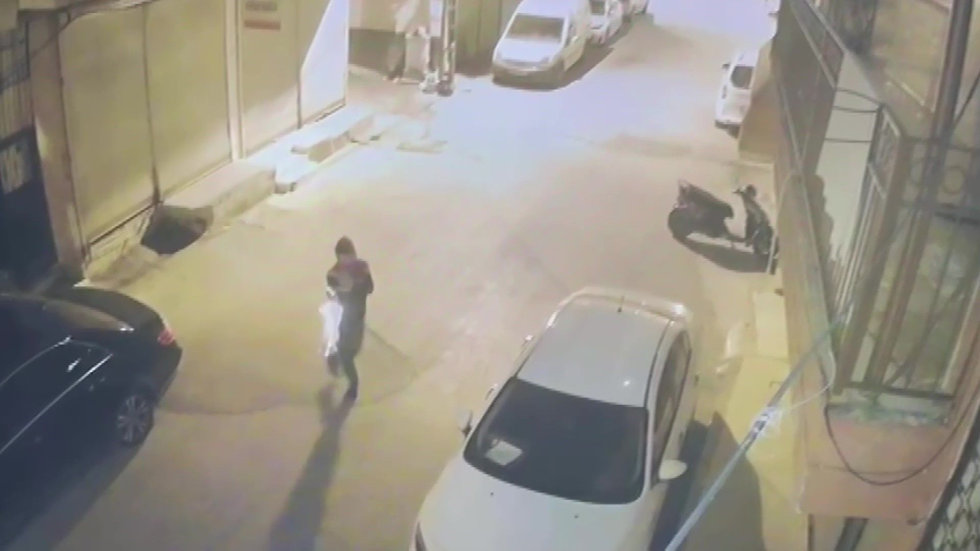 Adana’da iki araca silahlı saldırı: Şüpheliler 45 saatlik kamera kaydıyla yakalandı